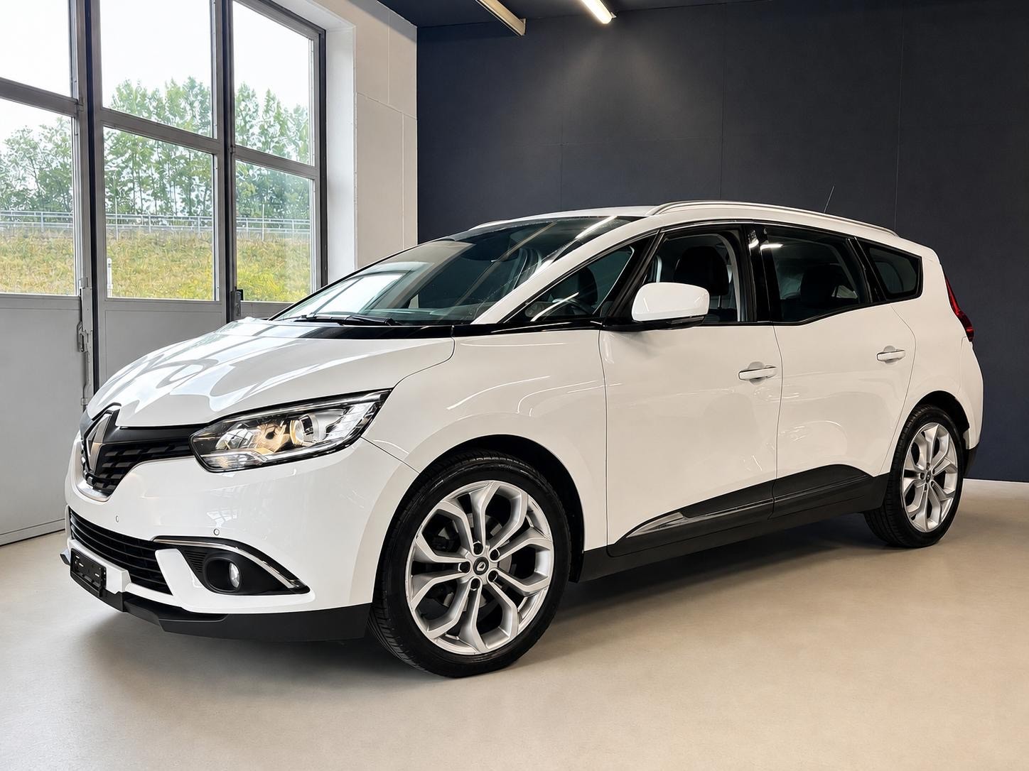 RENAULT Grand Scénic 1.5 dCi Bose EDC-image-4