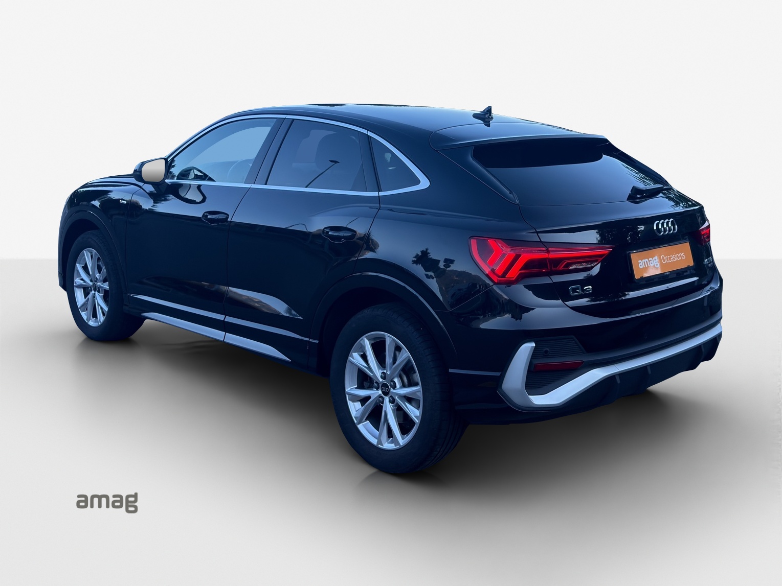AUDI Q3 Sportback 40 TFSI S line quattro S-tronic-image-2