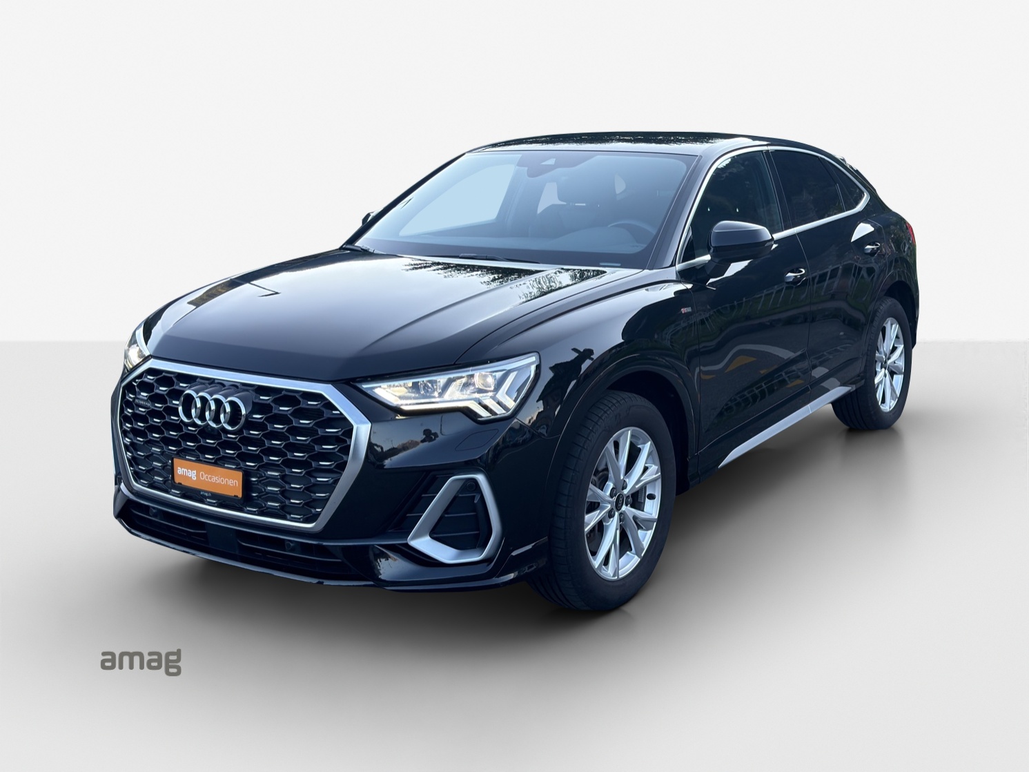 AUDI Q3 Sportback 40 TFSI S line quattro S-tronic-image-0