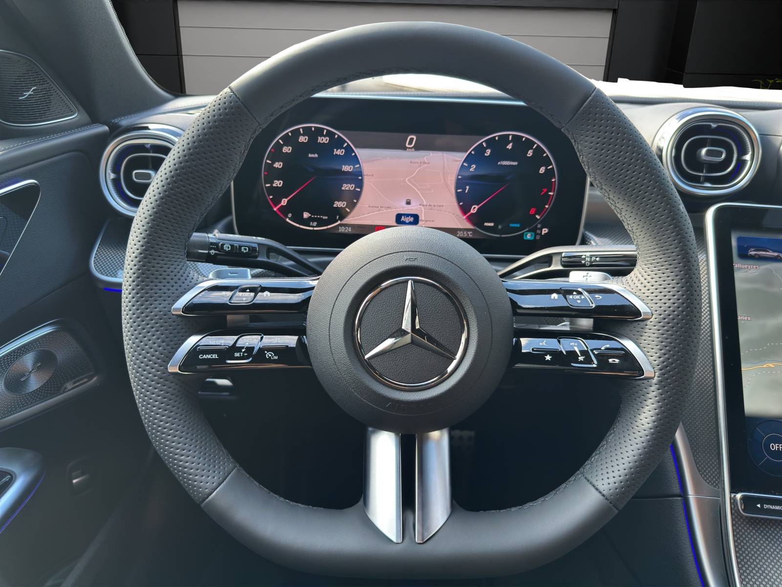 MERCEDES-BENZ C 300 T-image-13