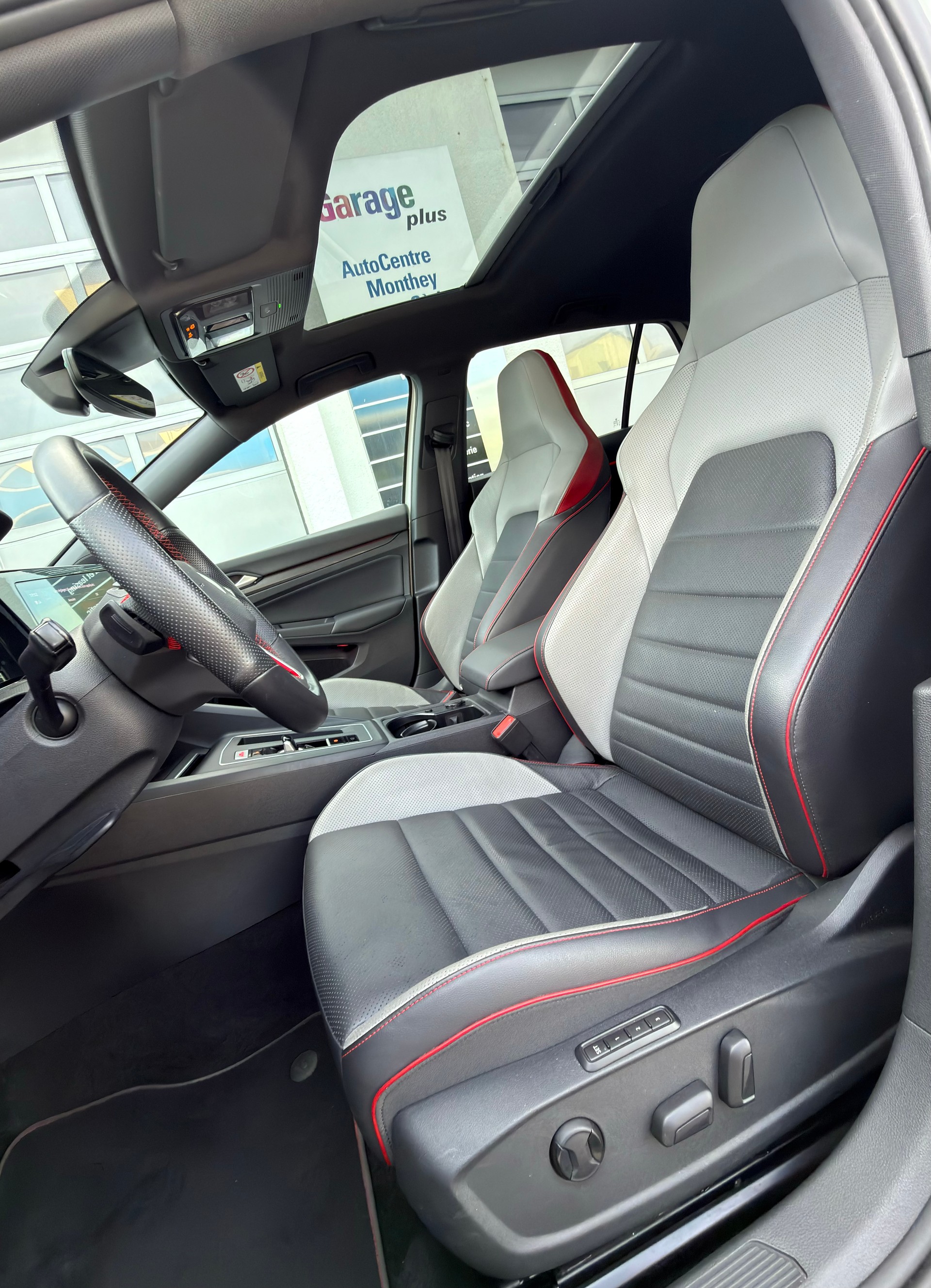 VW Golf 2.0 TSI GTI Clubsport DSG-image-10
