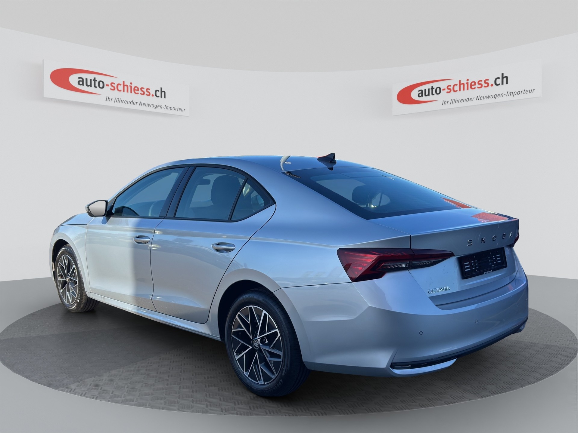 SKODA Octavia Lim. 1.5 TSI mHEV DSG-image-1