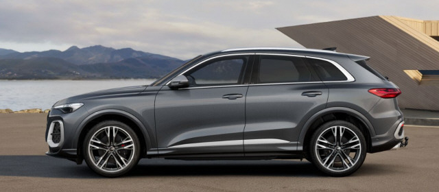 AUDI SQ5 TFSI quattro S-tronic-image-1