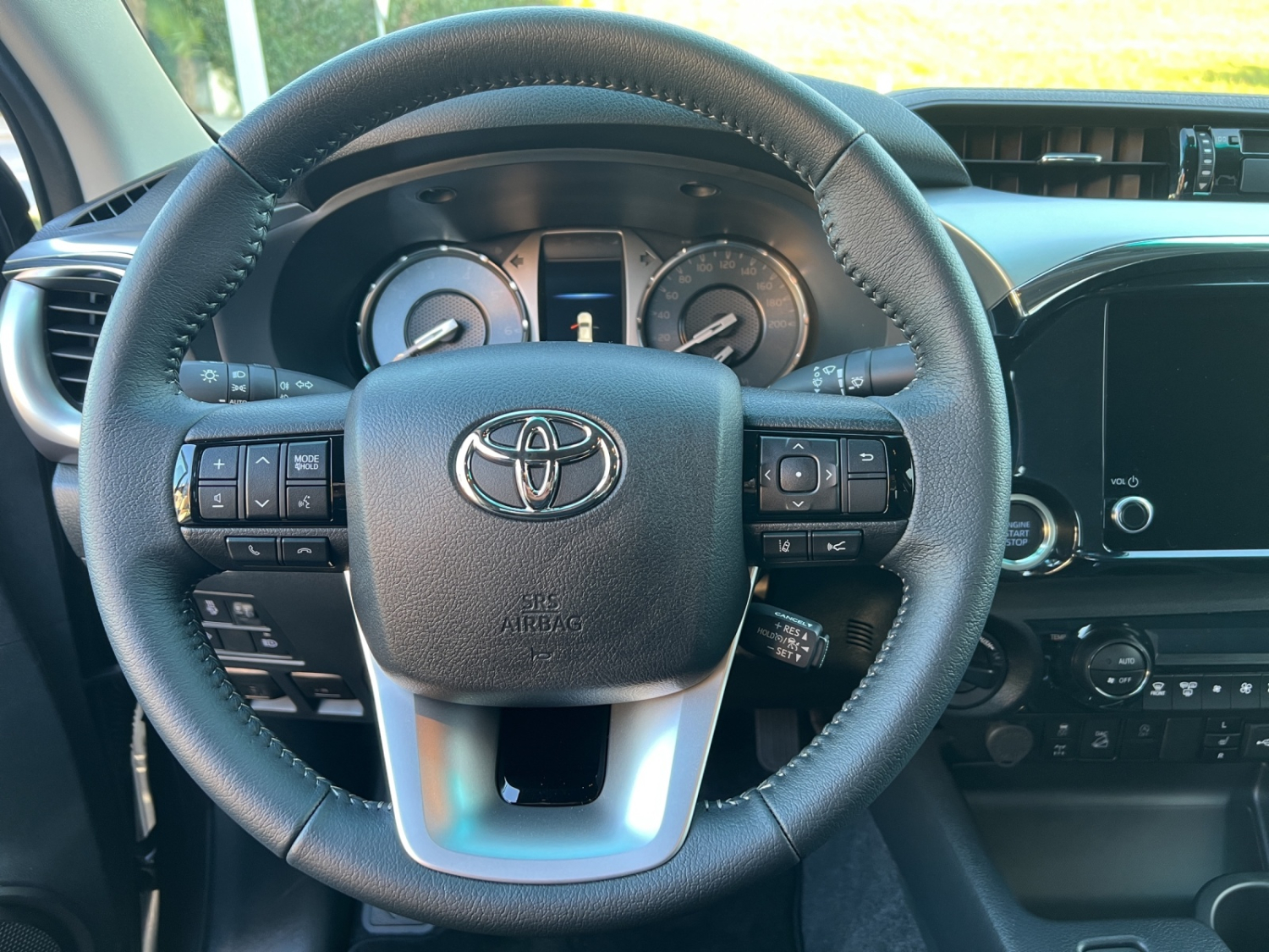TOYOTA Hilux Double Cab.-Pick-up 2.8 D-4D 204 Style MHEV-image-10