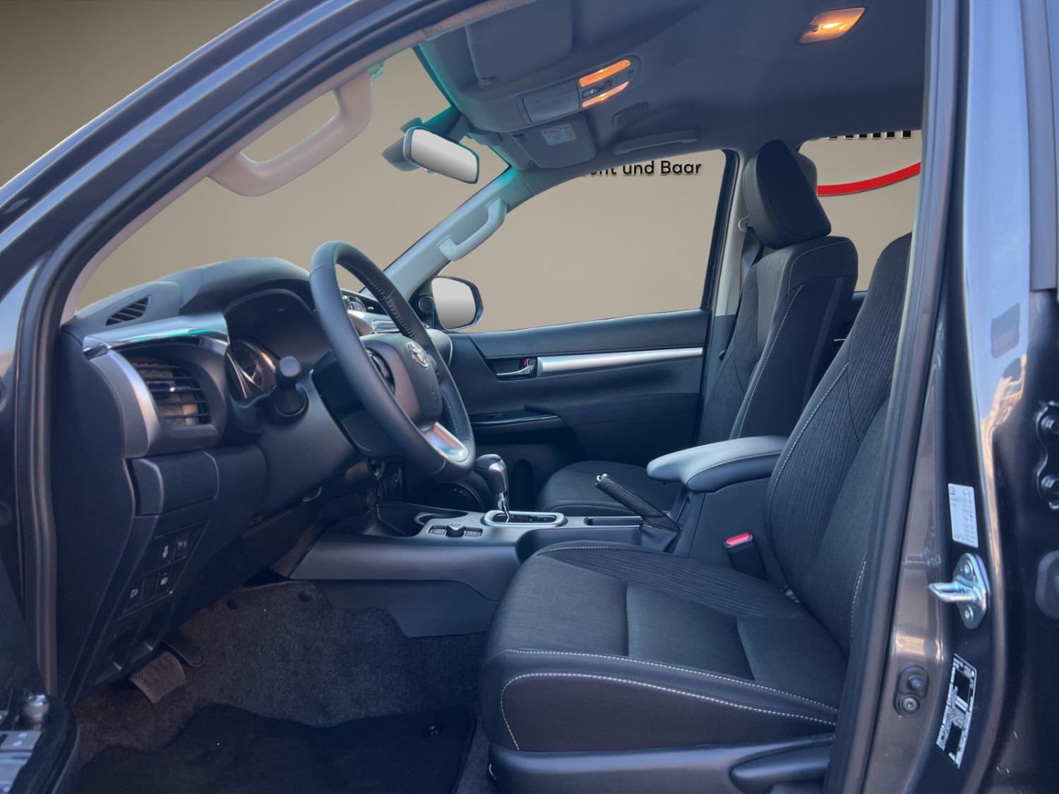 TOYOTA Hilux Double Cab.-Pick-up 2.8 D-4D 204 Style MHEV-image-8