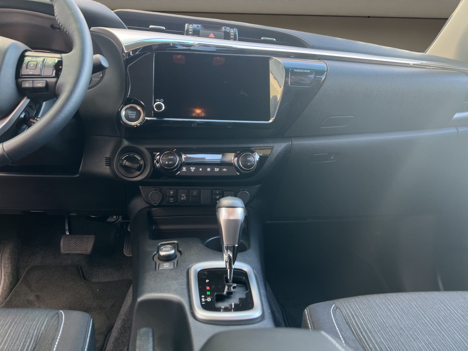 TOYOTA Hilux Double Cab.-Pick-up 2.8 D-4D 204 Style MHEV-image-11
