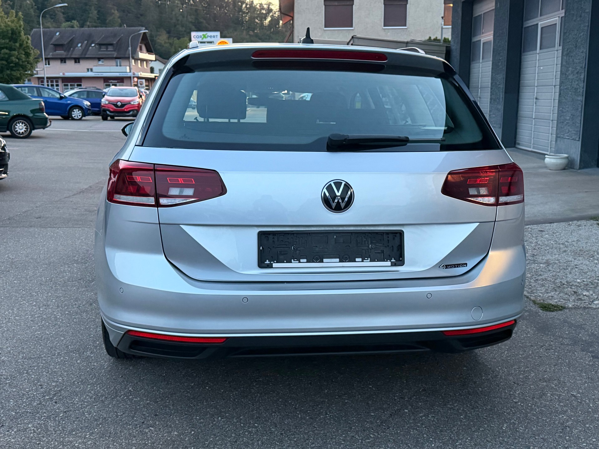 VW Passat 2.0 TDI BMT Business 4Motion DSG-image-4