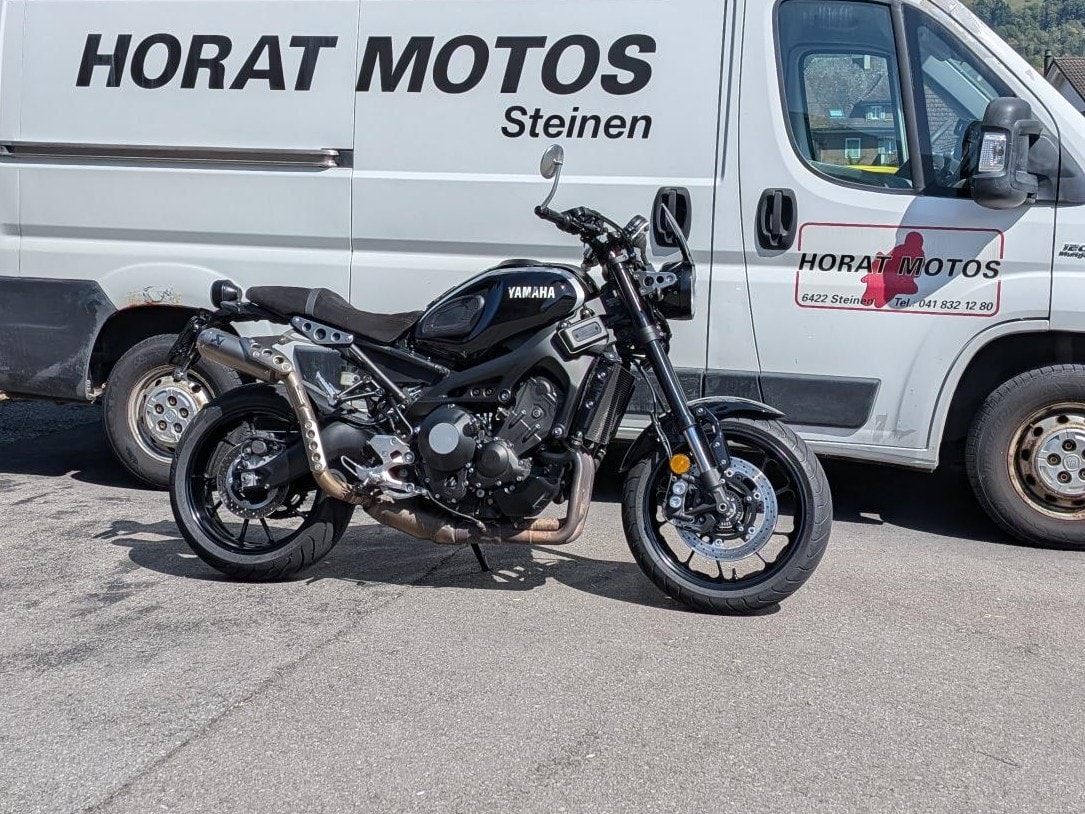 YAMAHA XSR 900-image-1