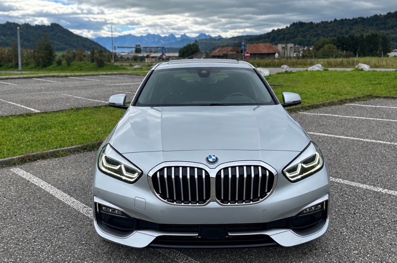 BMW 120d xDrive-image-0