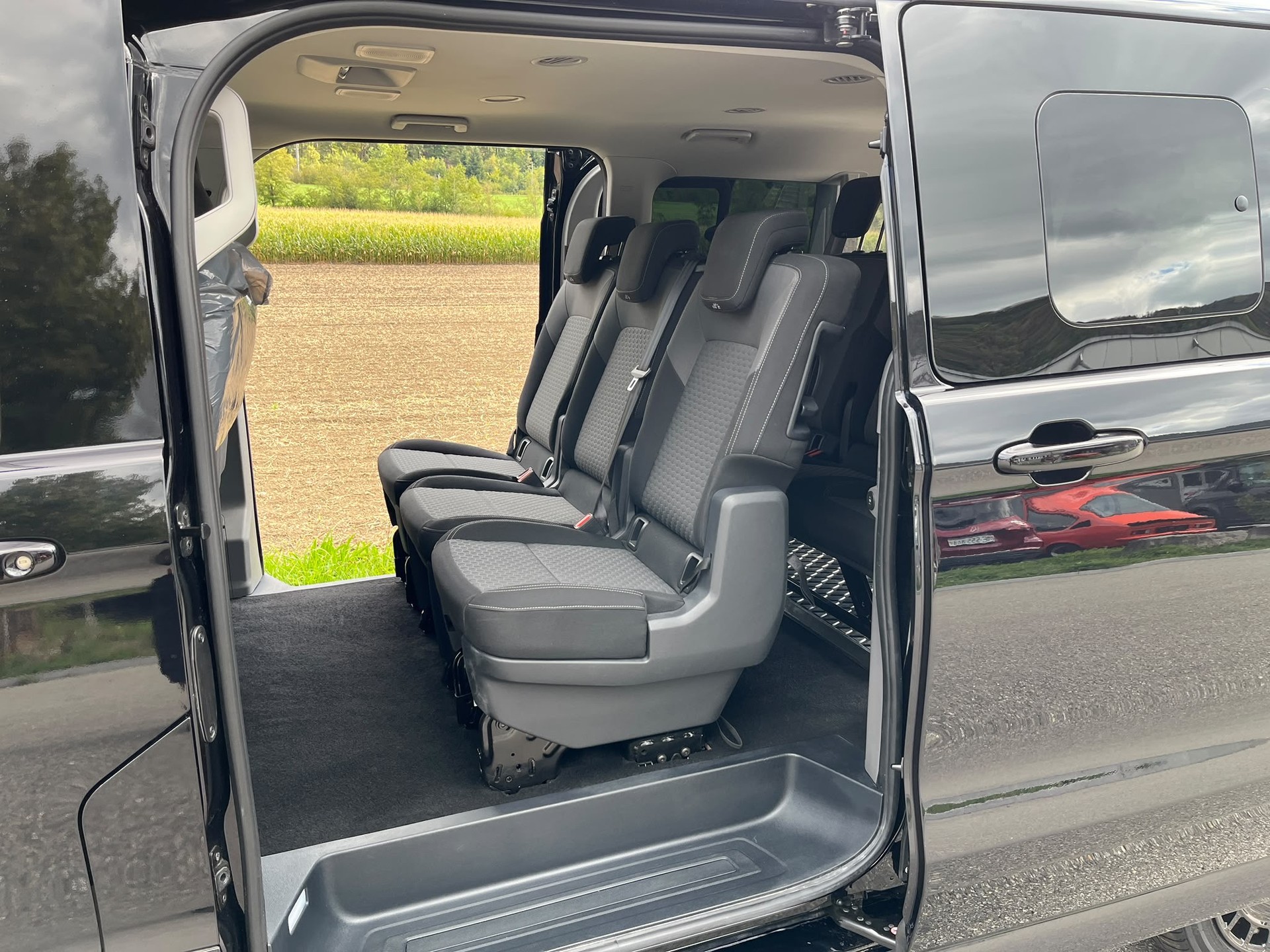 VW 4X4 "LANG CARAVELLE" 9 PLÄTZER. 2.0 TDI LWB 4 MOTION AUTOMAT. CH WAGEN 5 TÜRIG.-image-16