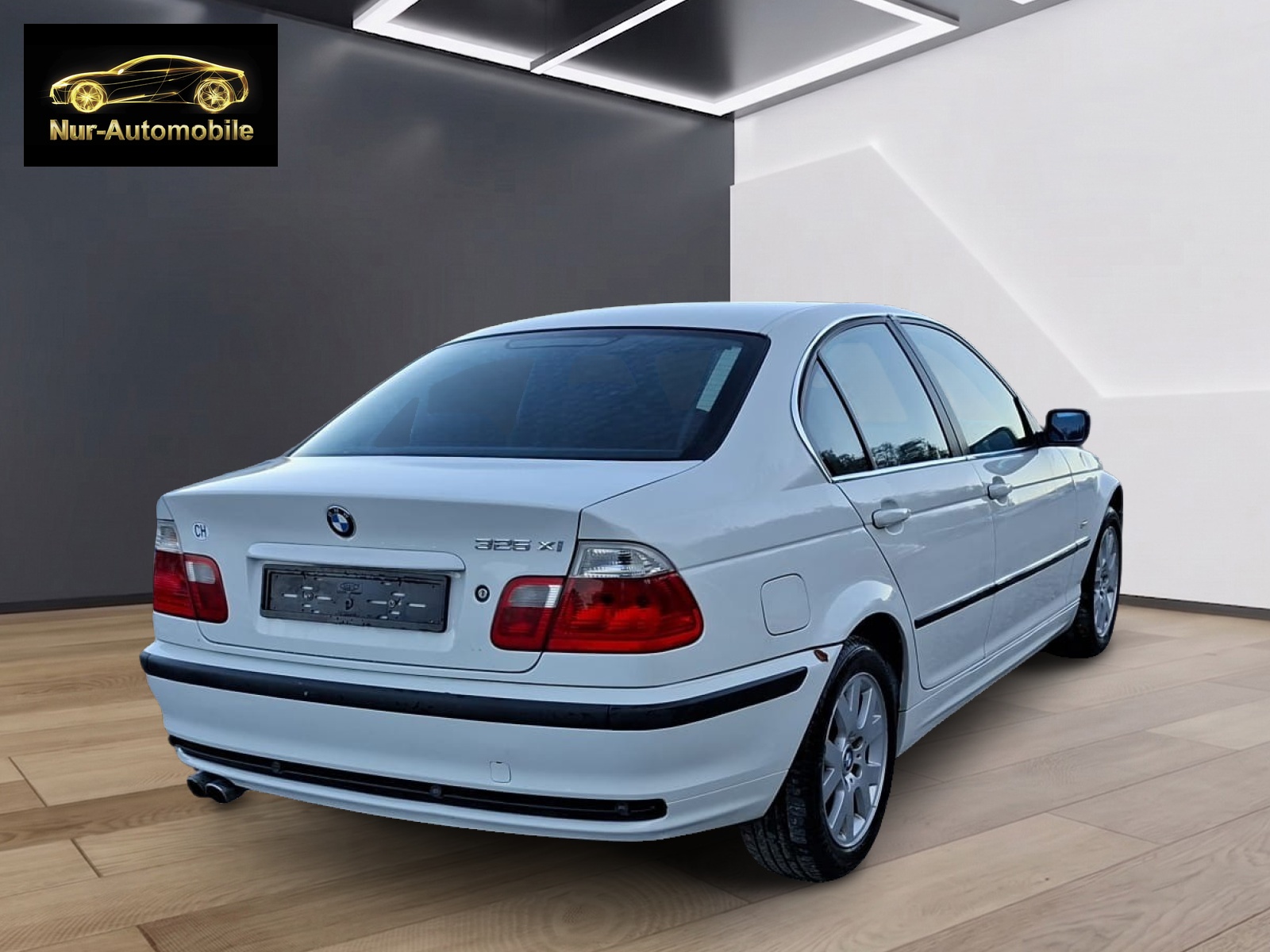 BMW 325xi-image-4