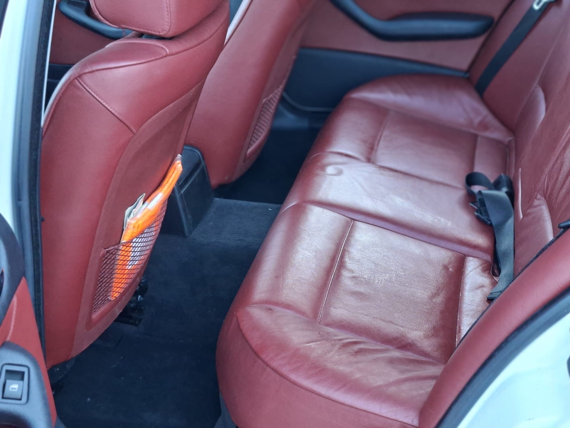 BMW 325xi-image-8