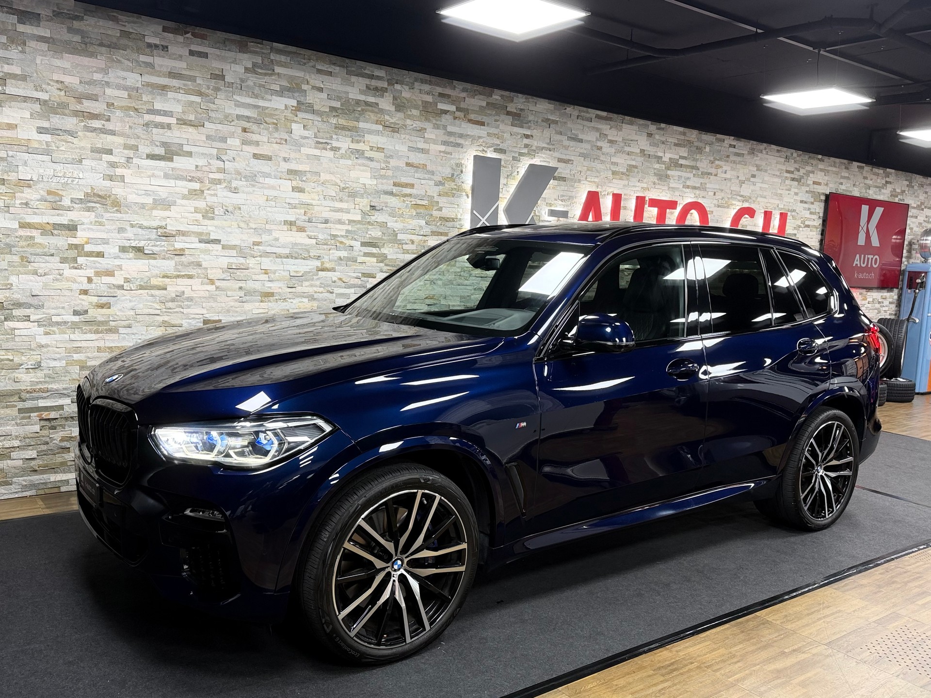 BMW X5 xDrive 48V 40d M Sport Steptronic-image-0