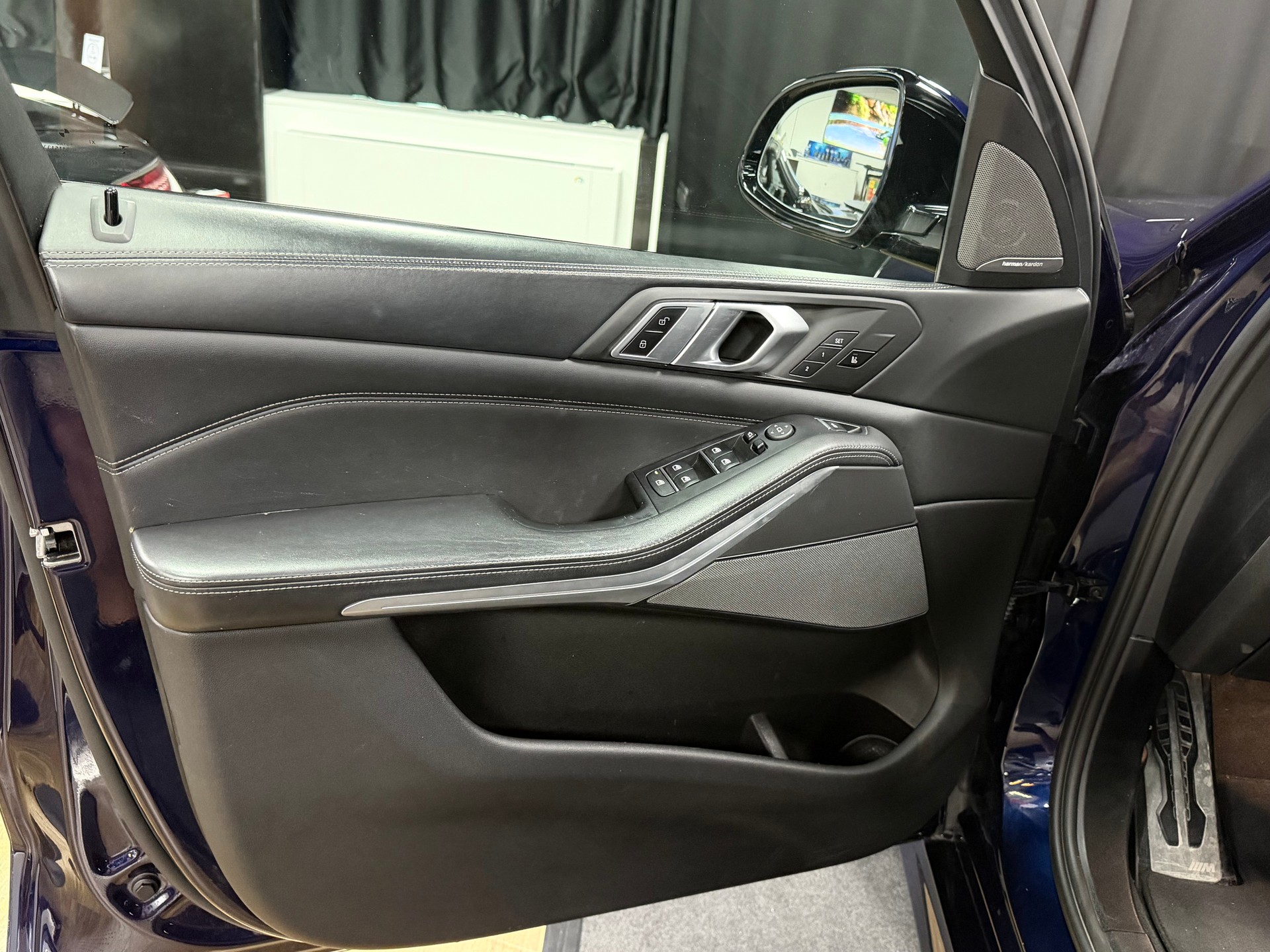 BMW X5 xDrive 48V 40d M Sport Steptronic-image-11