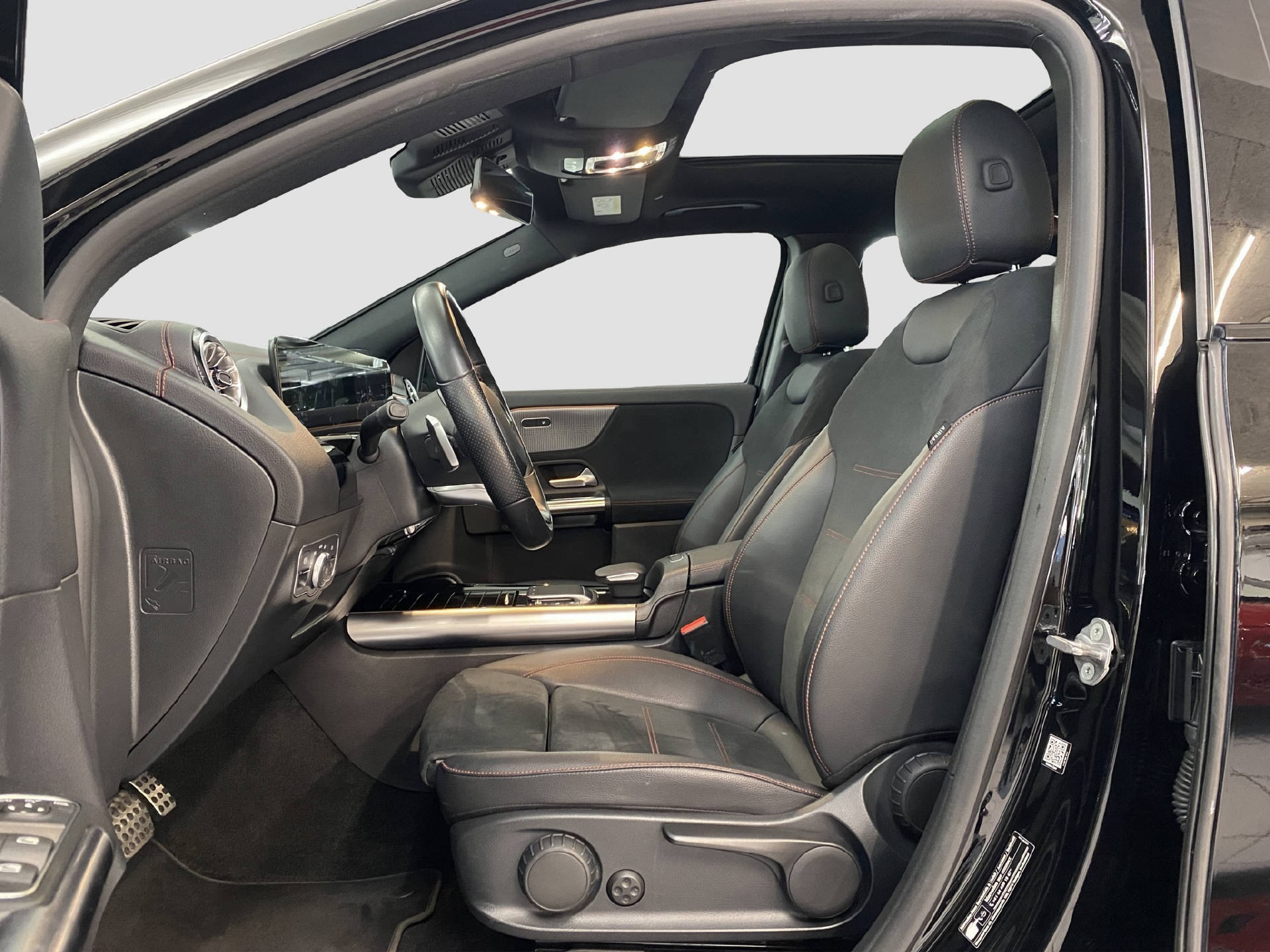 MERCEDES-BENZ EQA 350 AMG Line 4MATIC-image-7