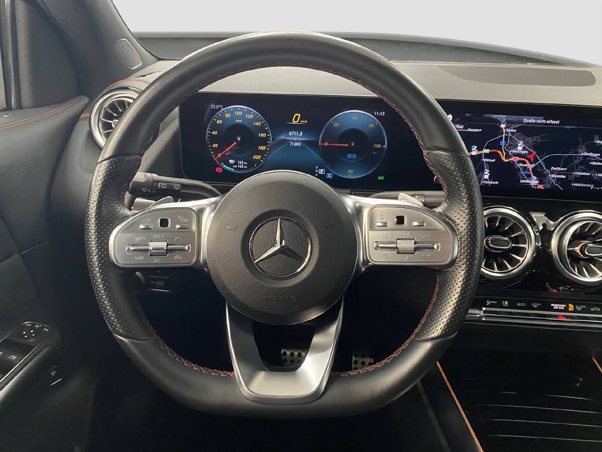 MERCEDES-BENZ EQA 350 AMG Line 4MATIC-image-8