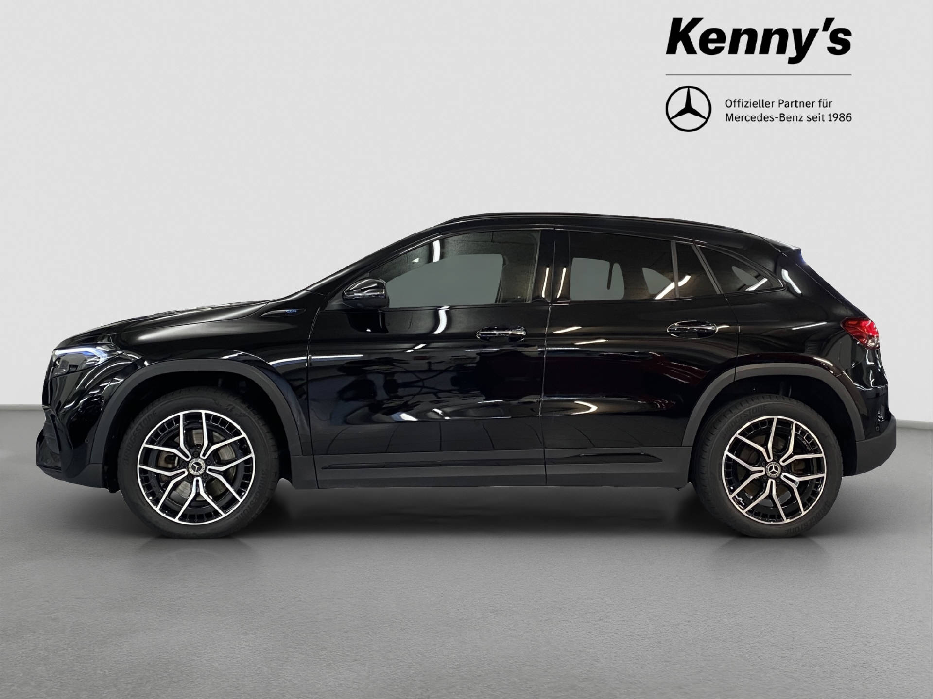 MERCEDES-BENZ EQA 350 AMG Line 4MATIC-image-3
