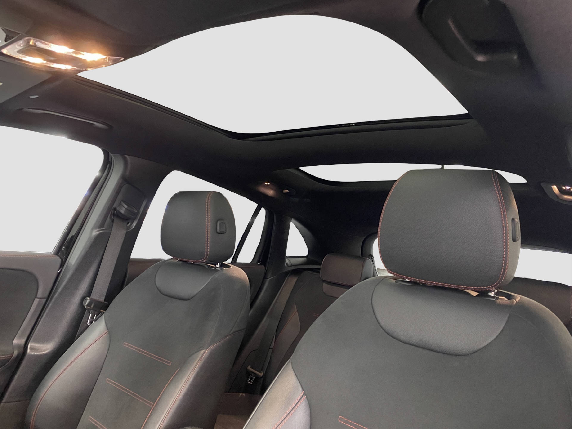 MERCEDES-BENZ EQA 350 AMG Line 4MATIC-image-9