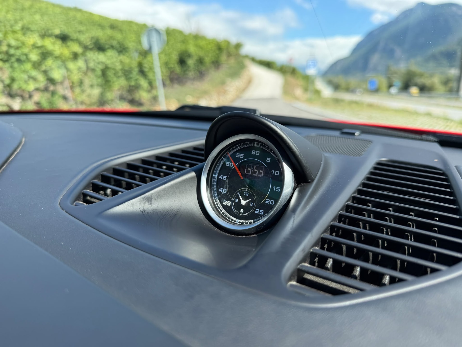PORSCHE 911 Cabrio Carrera 4 GTS PDK-image-12
