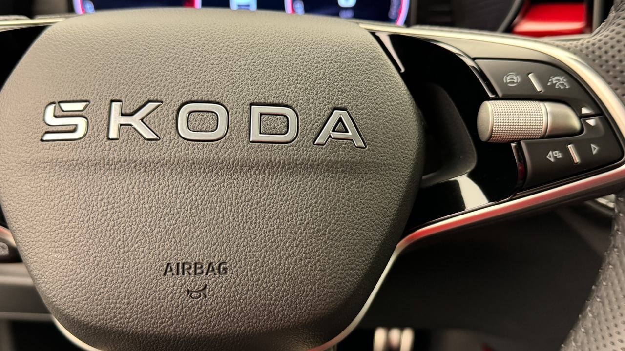 SKODA Fabia 1.0 TSI Monte Carlo DSG-image-9
