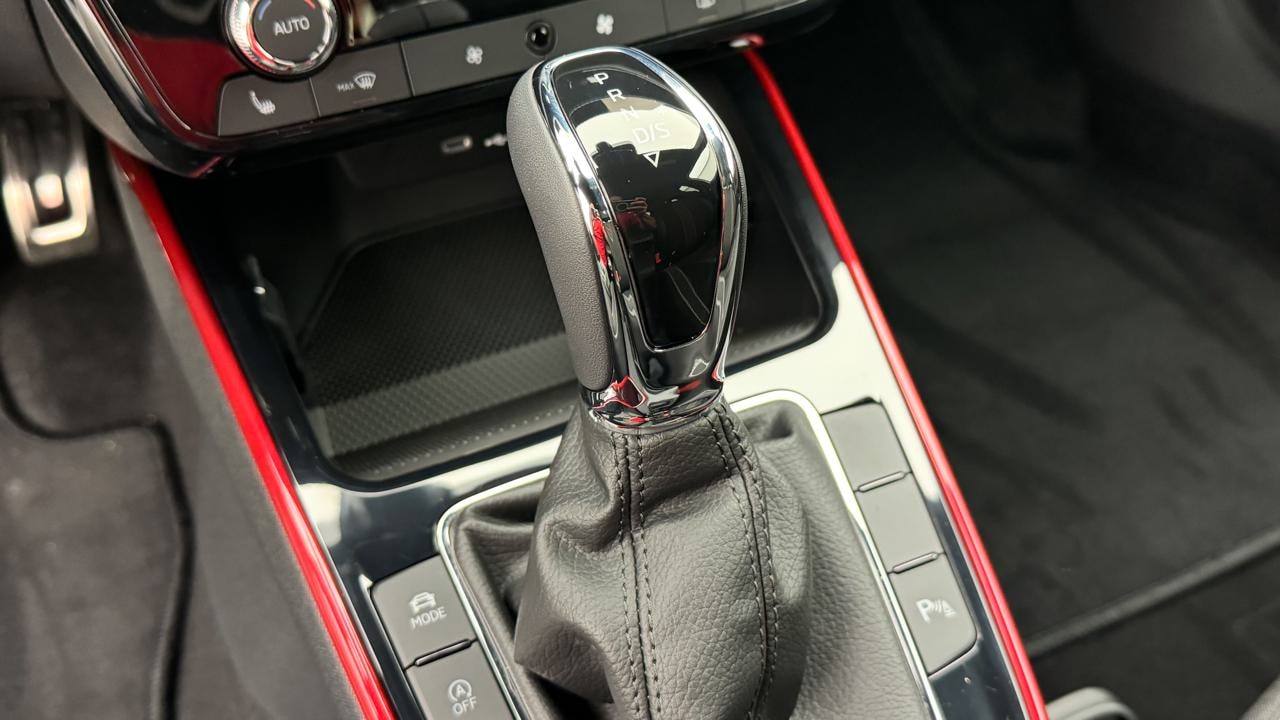 SKODA Fabia 1.0 TSI Monte Carlo DSG-image-10