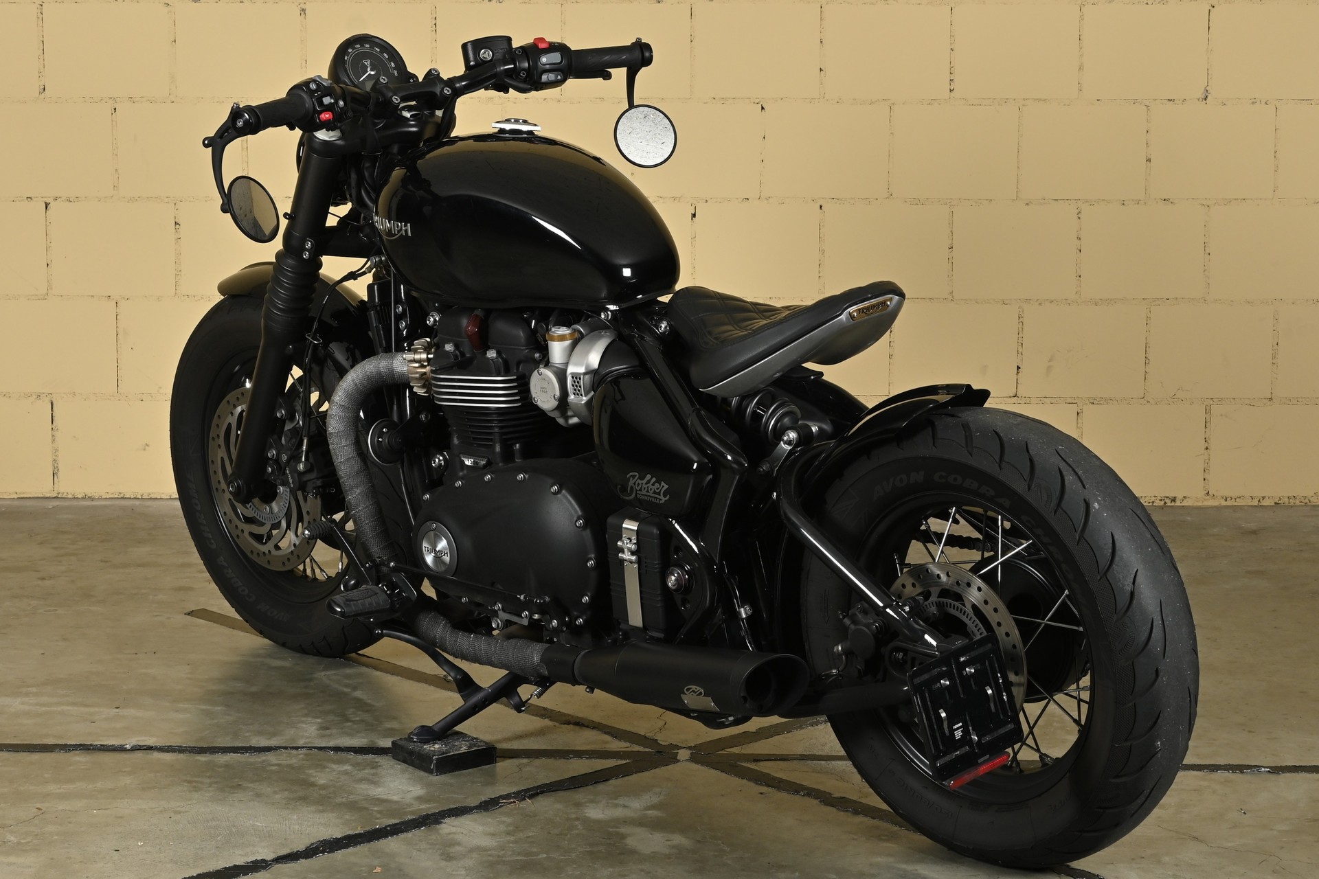 TRIUMPH Bonneville 1200 Bobber-image-10