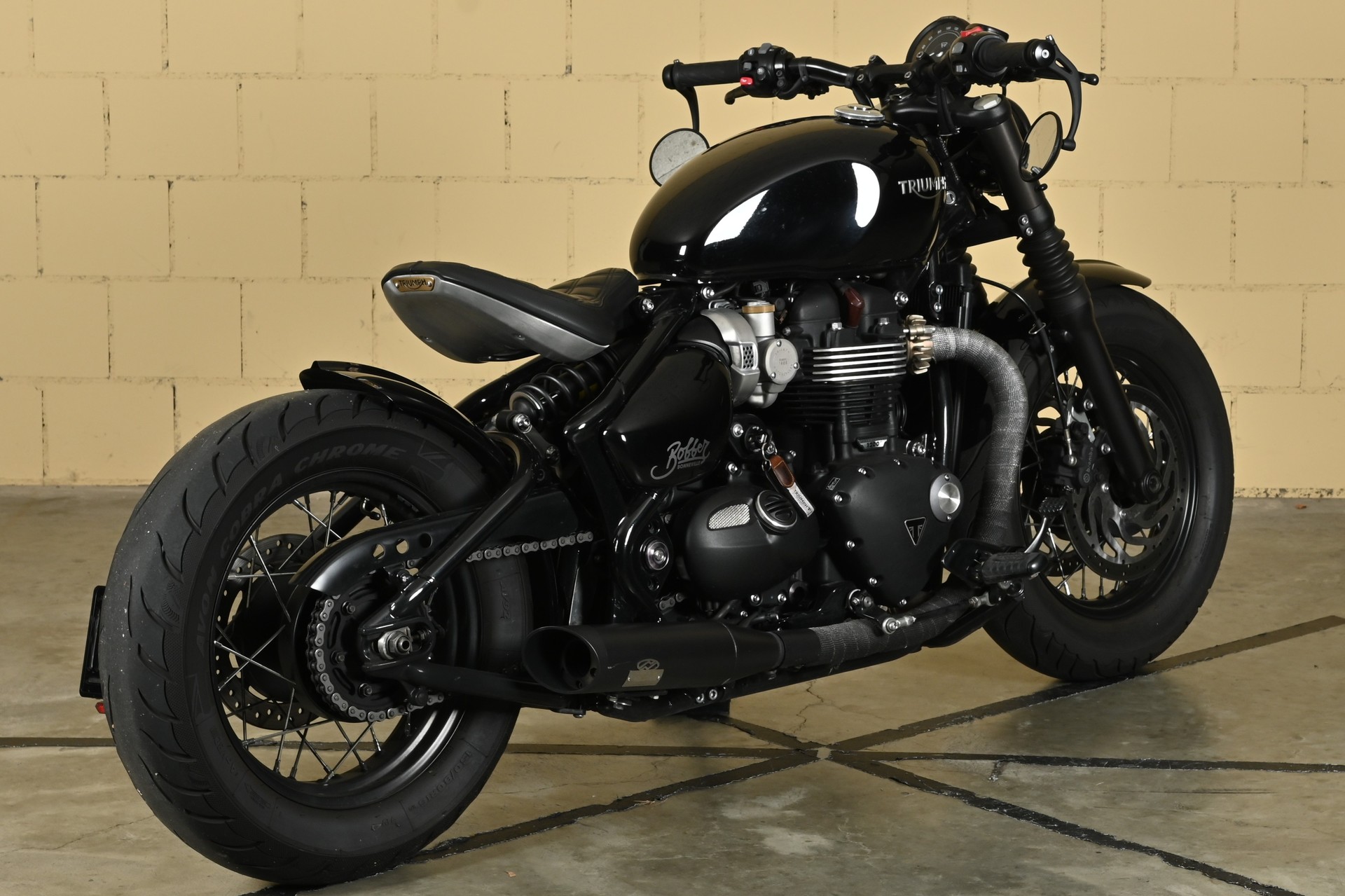 TRIUMPH Bonneville 1200 Bobber-image-11