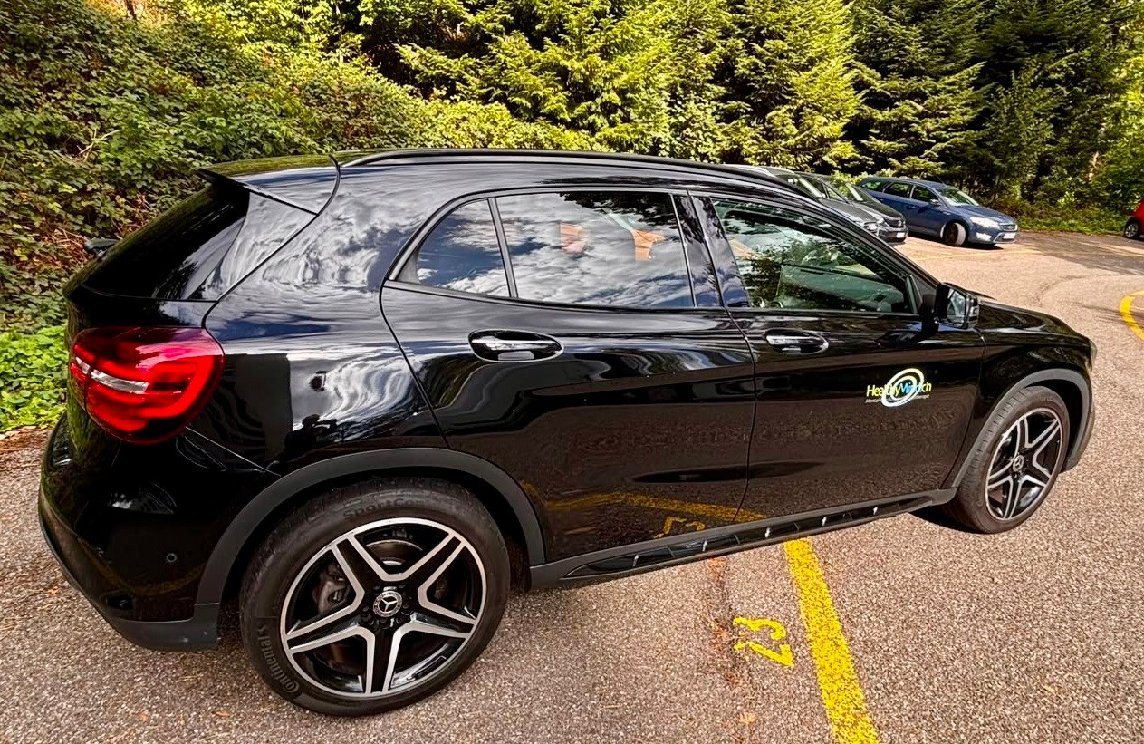 MERCEDES-BENZ GLA 250 AMG Line 4m-image-2