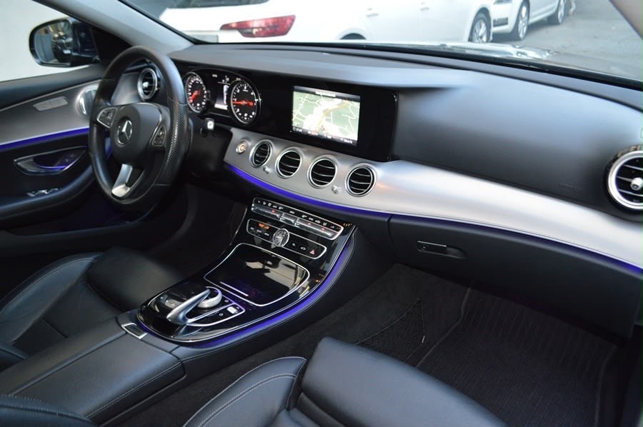 MERCEDES-BENZ E 220 d 4Matic-image-2