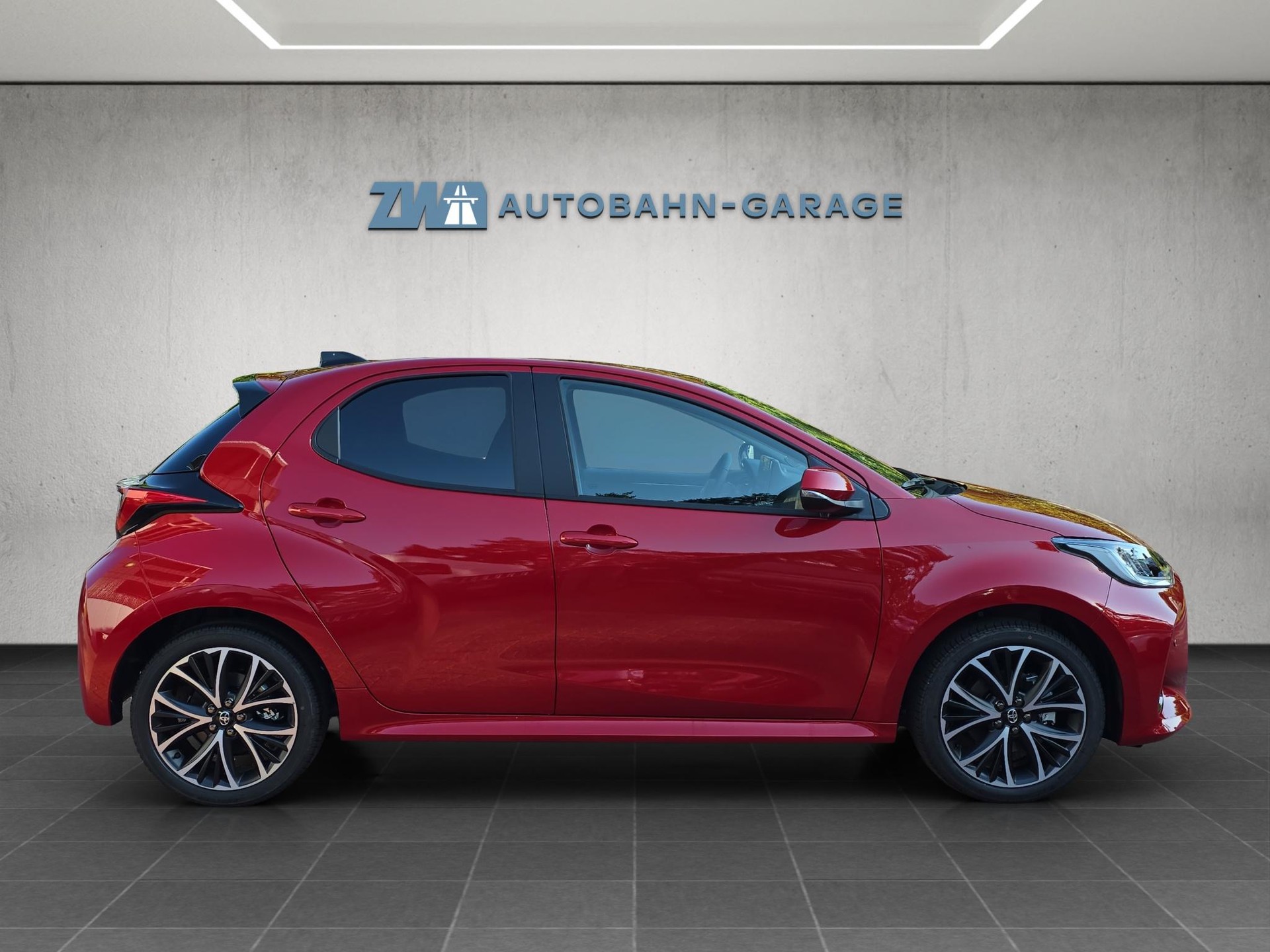 TOYOTA Yaris 1.5 VVT-i HSD Trend-image-5