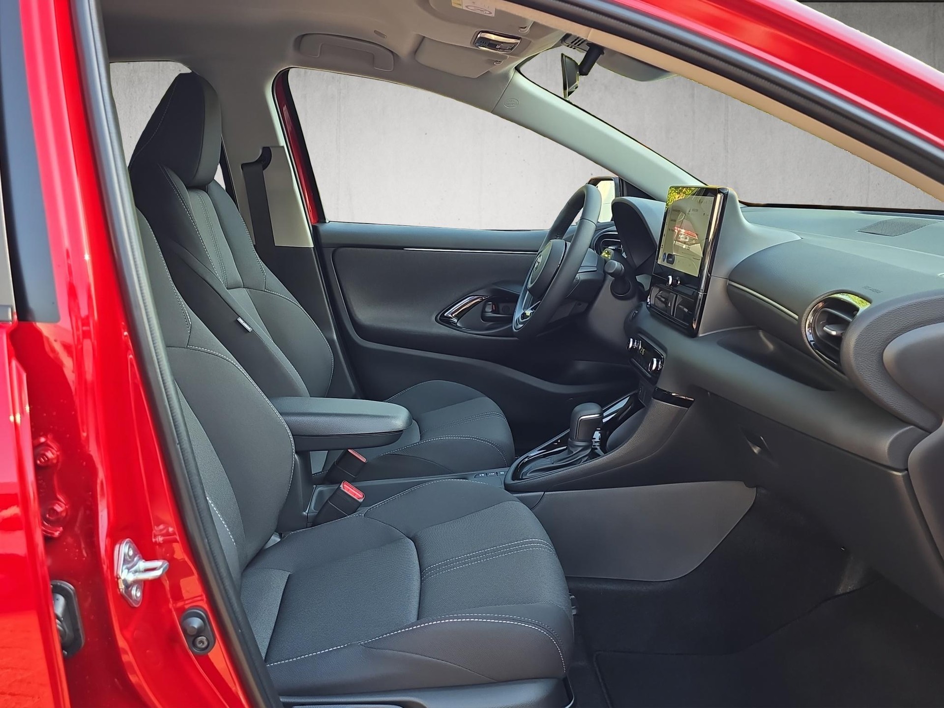 TOYOTA Yaris 1.5 VVT-i HSD Trend-image-13