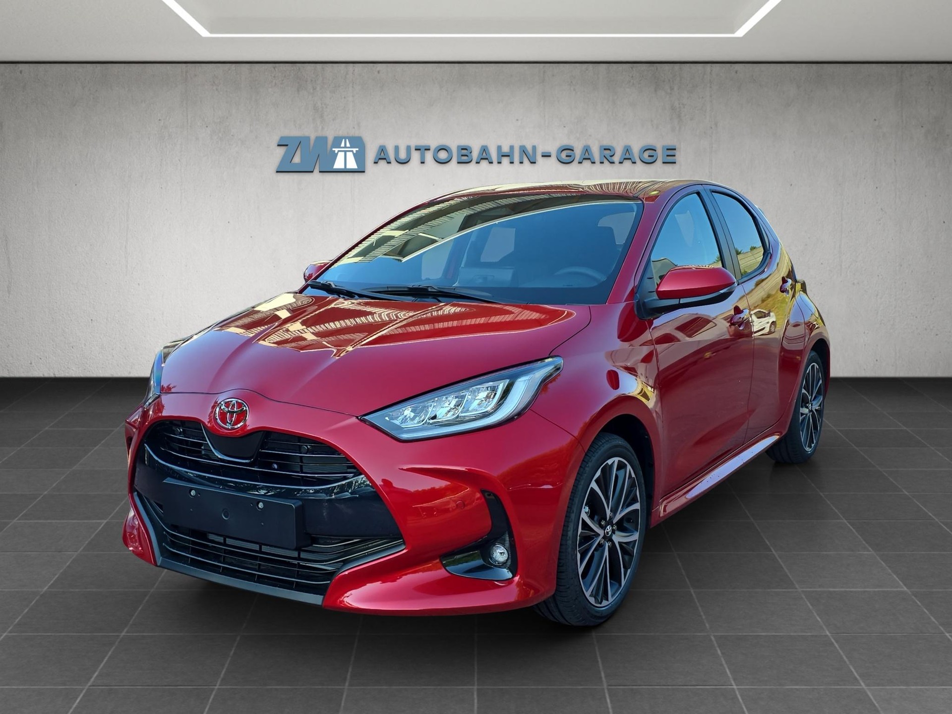 TOYOTA Yaris 1.5 VVT-i HSD Trend-image-0