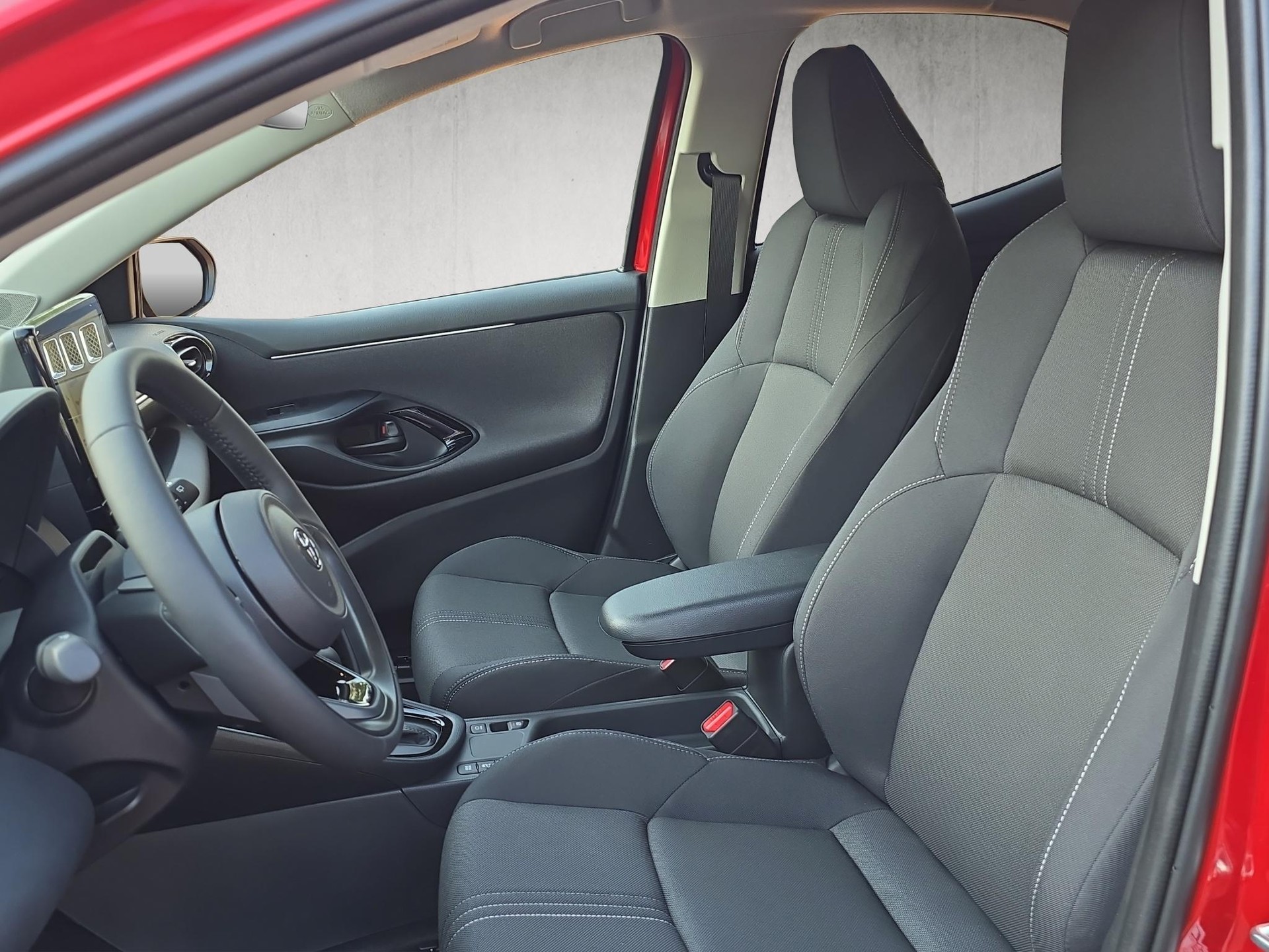 TOYOTA Yaris 1.5 VVT-i HSD Trend-image-9