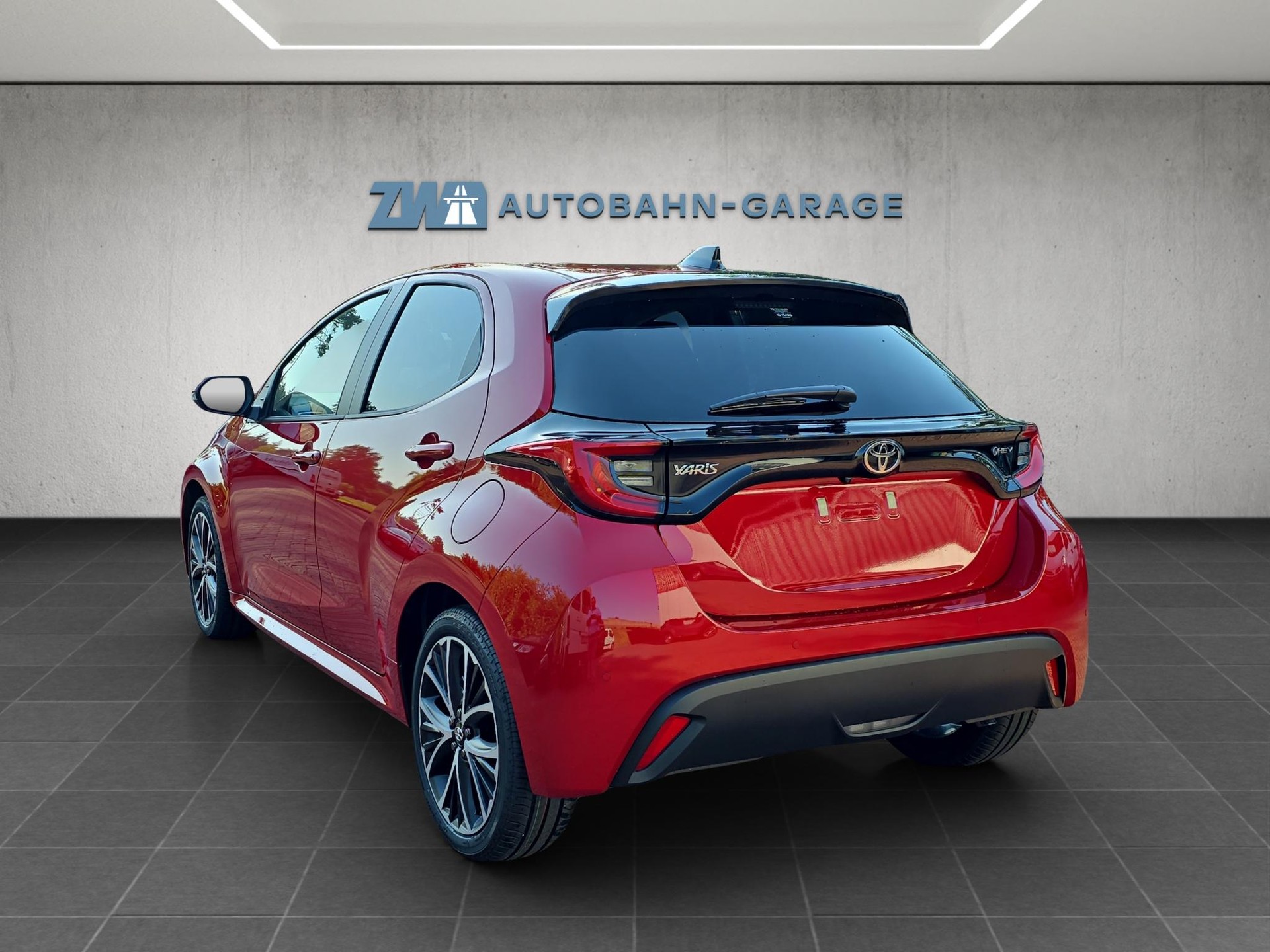 TOYOTA Yaris 1.5 VVT-i HSD Trend-image-2