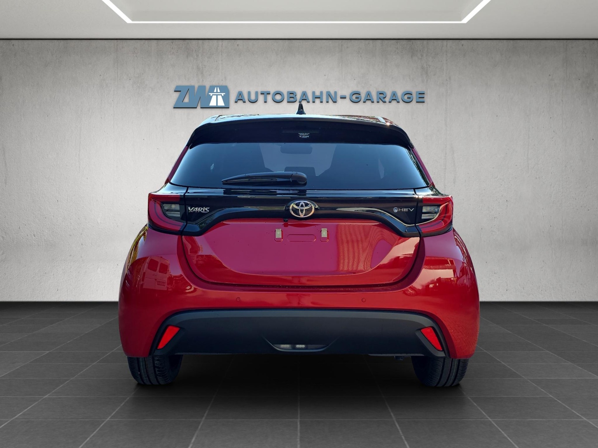 TOYOTA Yaris 1.5 VVT-i HSD Trend-image-3