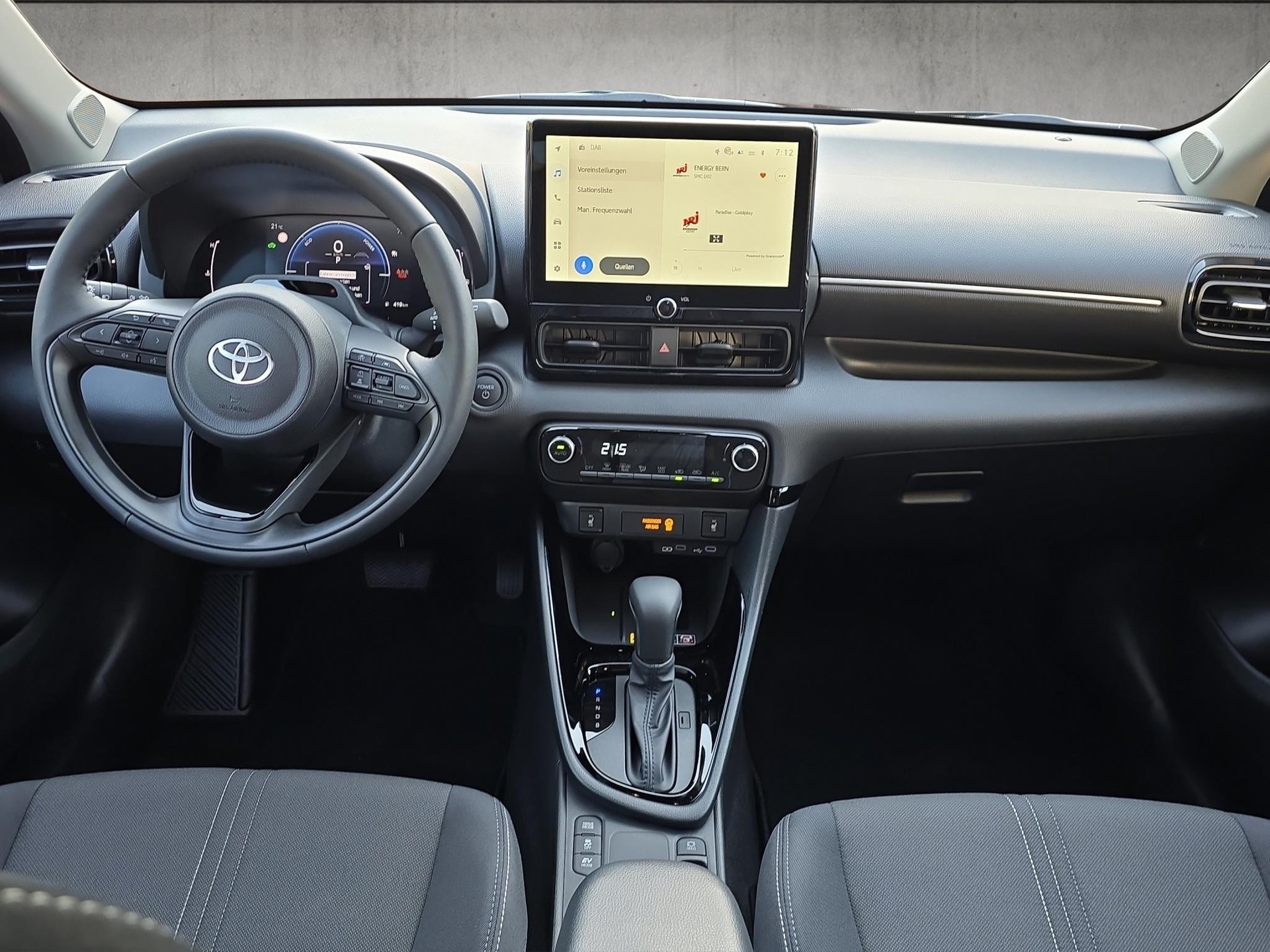 TOYOTA Yaris 1.5 VVT-i HSD Trend-image-10