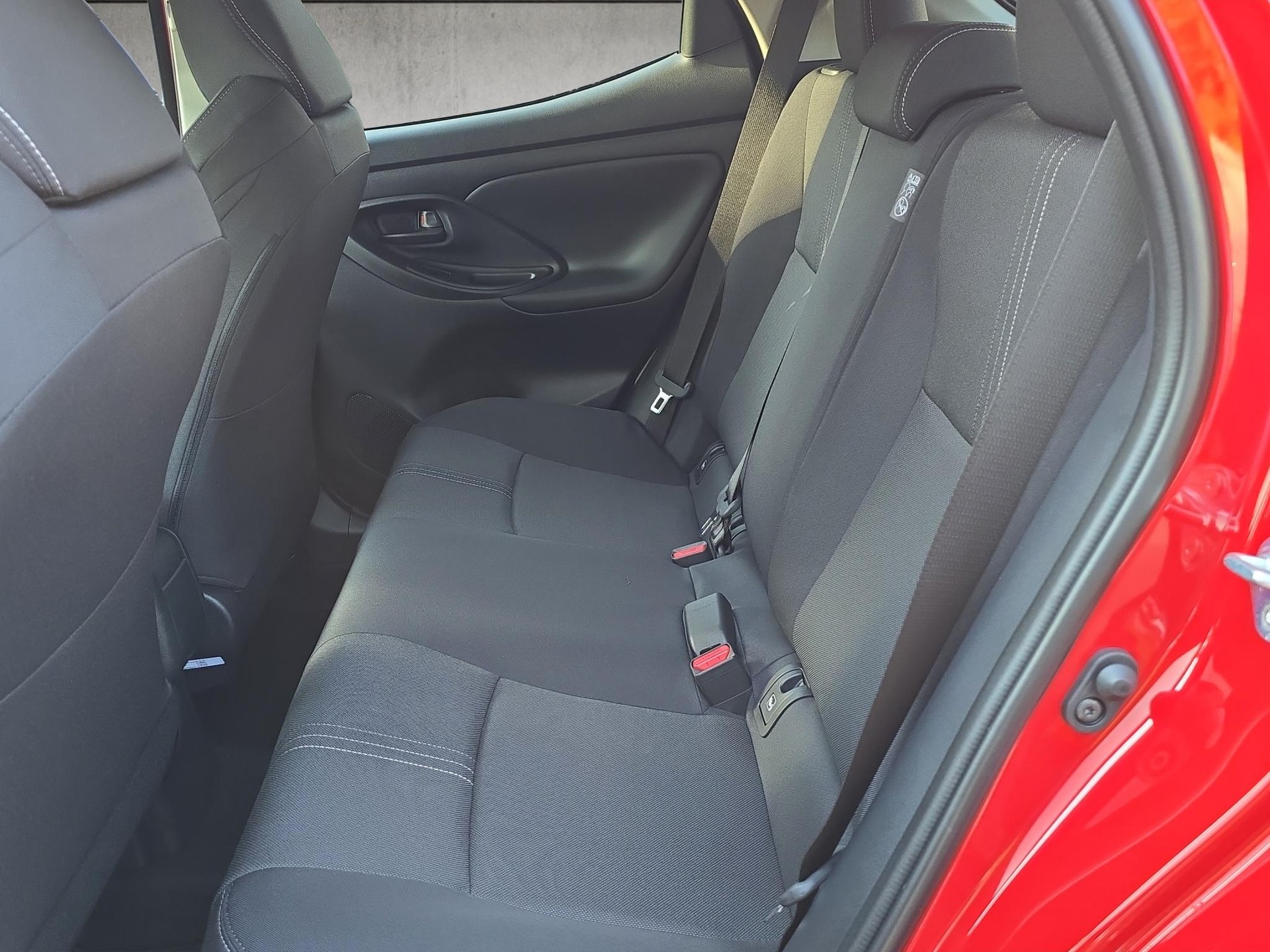 TOYOTA Yaris 1.5 VVT-i HSD Trend-image-11