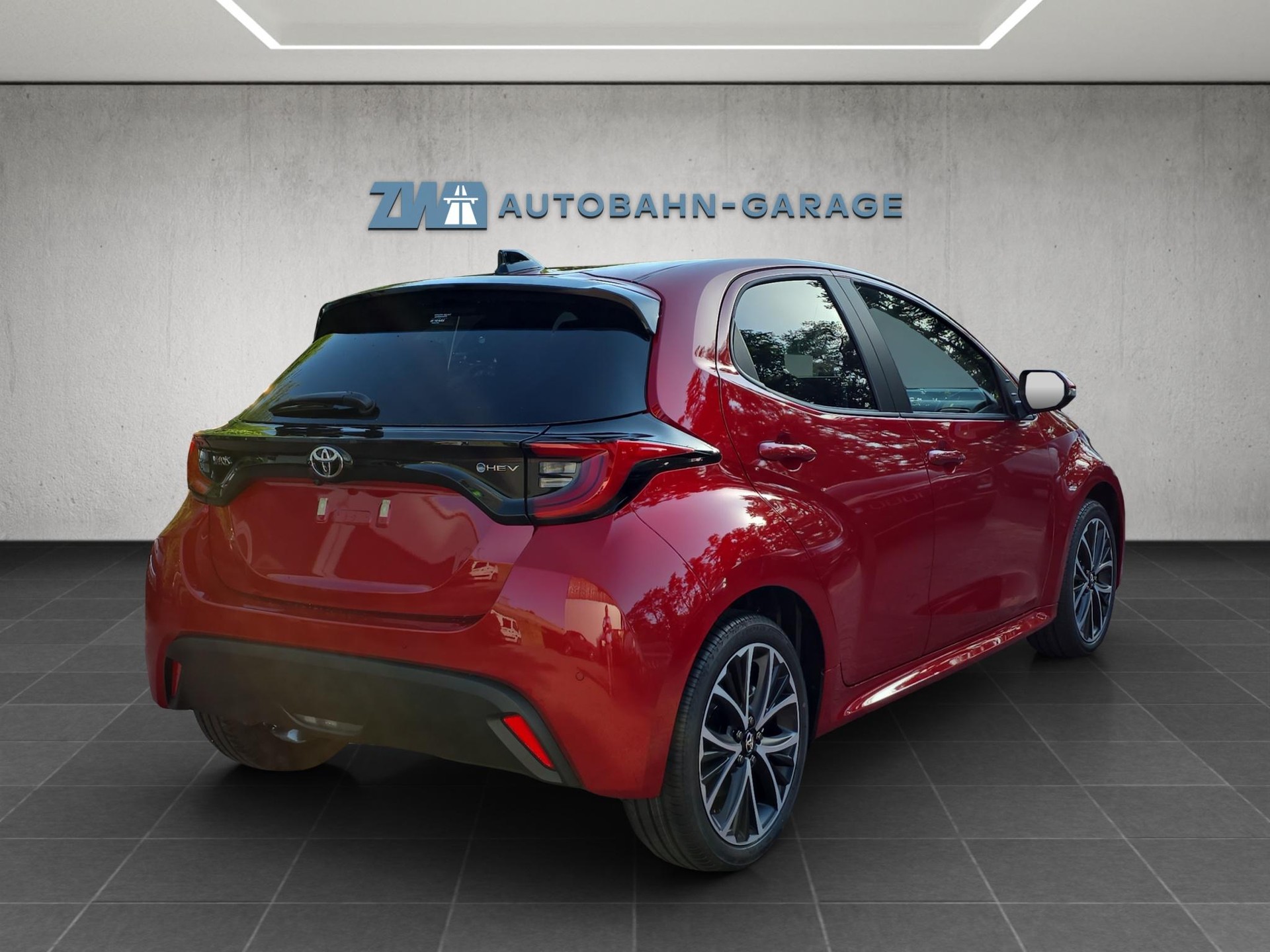 TOYOTA Yaris 1.5 VVT-i HSD Trend-image-4