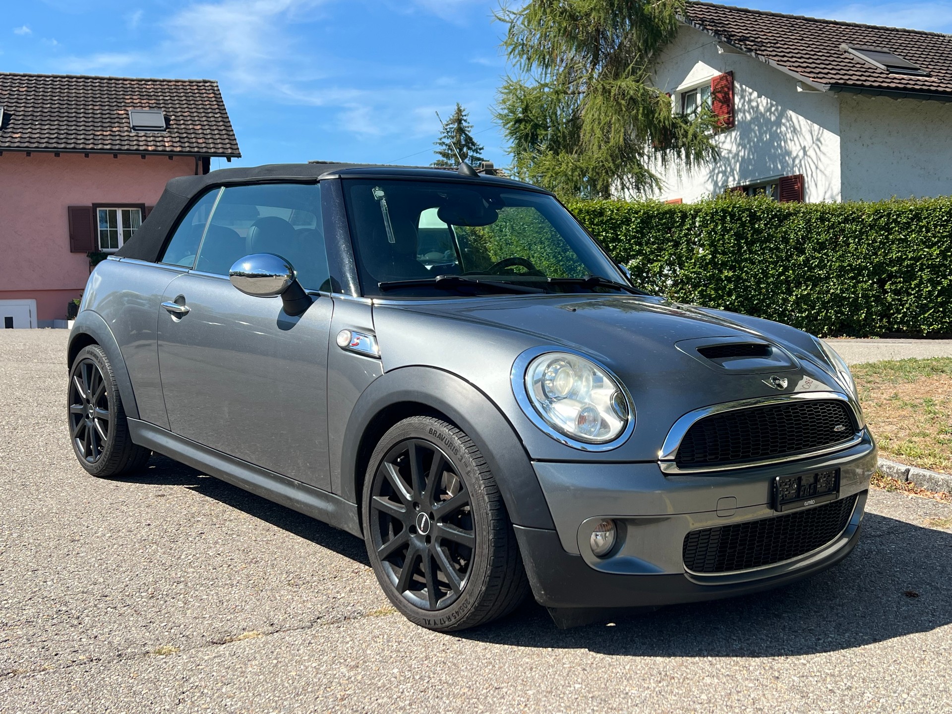 MINI Cooper S Cabriolet-image-1