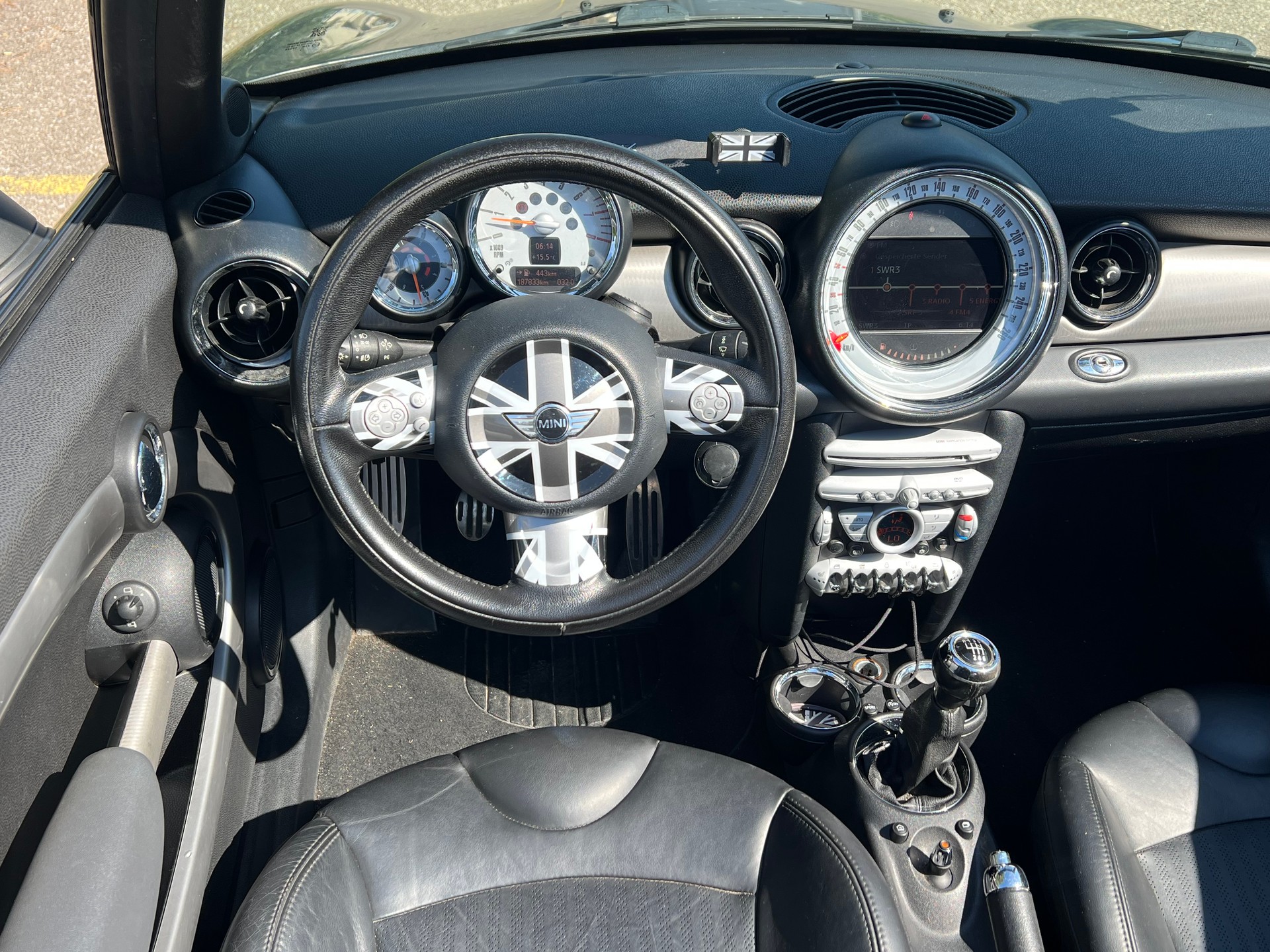 MINI Cooper S Cabriolet-image-10