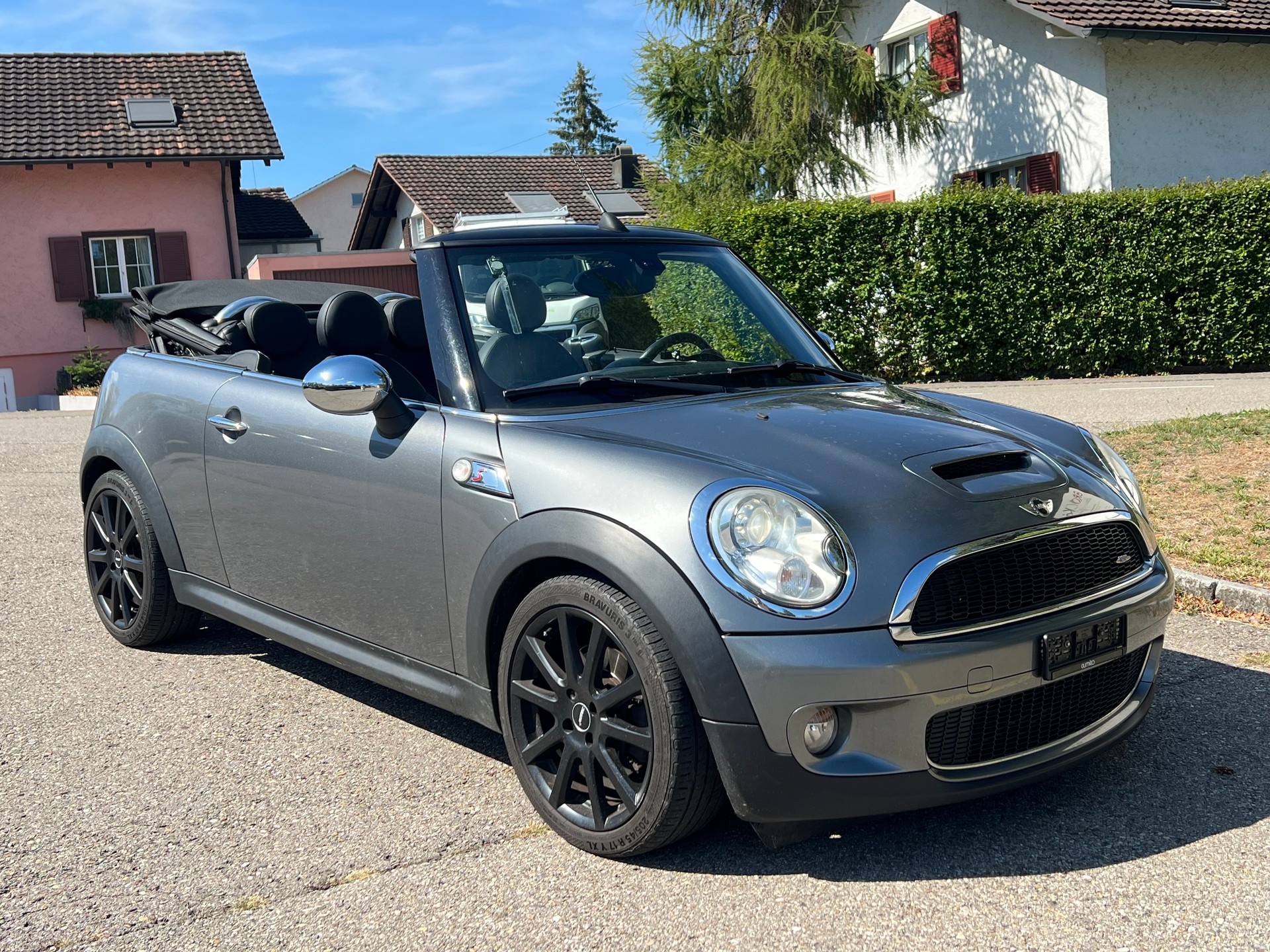 MINI Cooper S Cabriolet-image-2