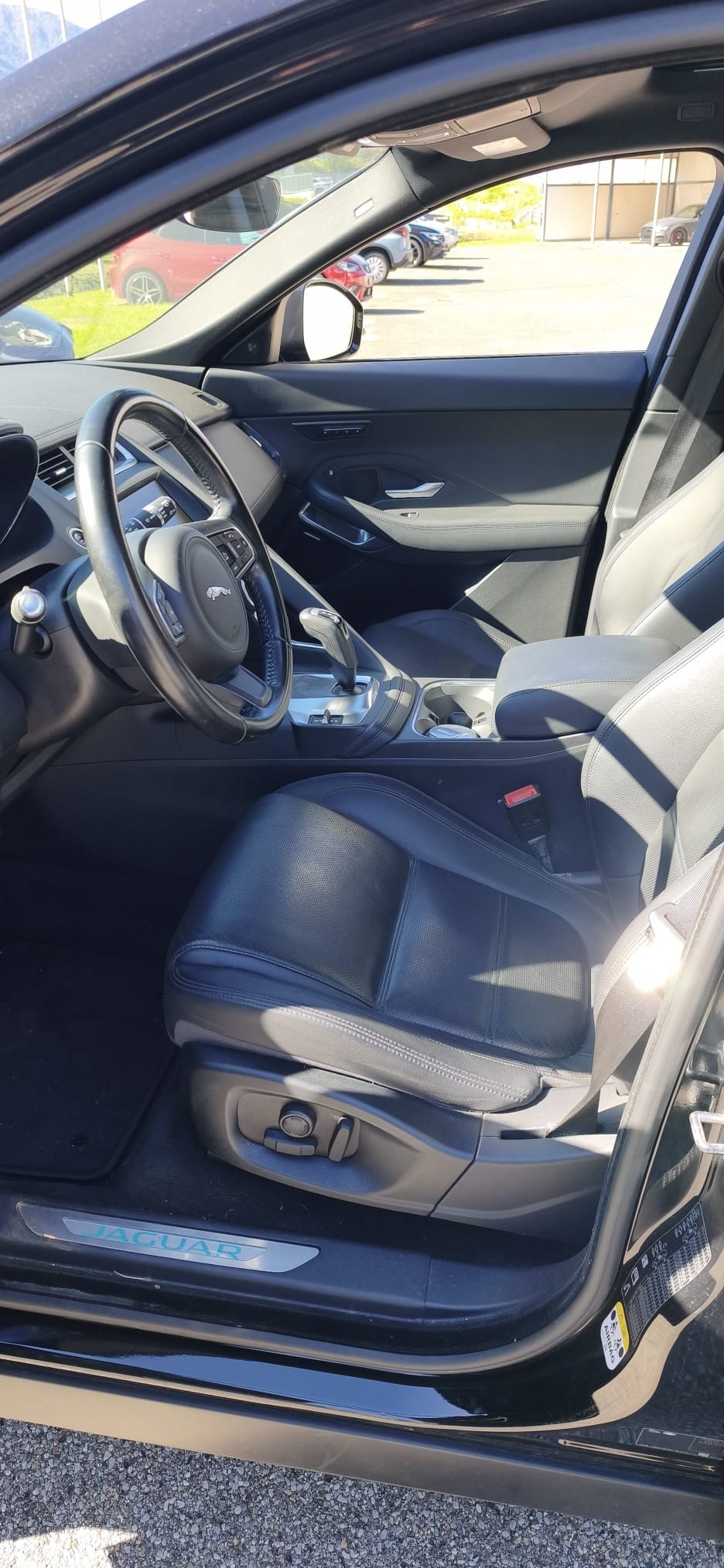 JAGUAR E-Pace 2.0 P250 SE AWD Automatik-image-5