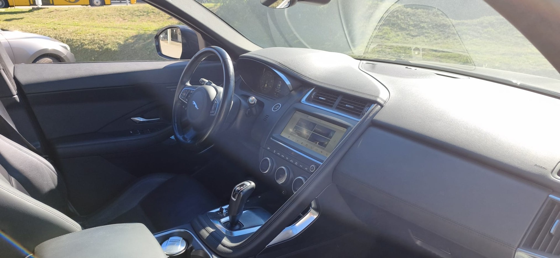 JAGUAR E-Pace 2.0 P250 SE AWD Automatik-image-2