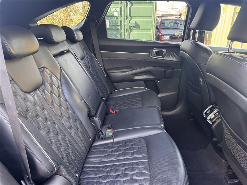 KIA Sorento 1.6 T-GDi Plug-in Hybrid Style-image-18