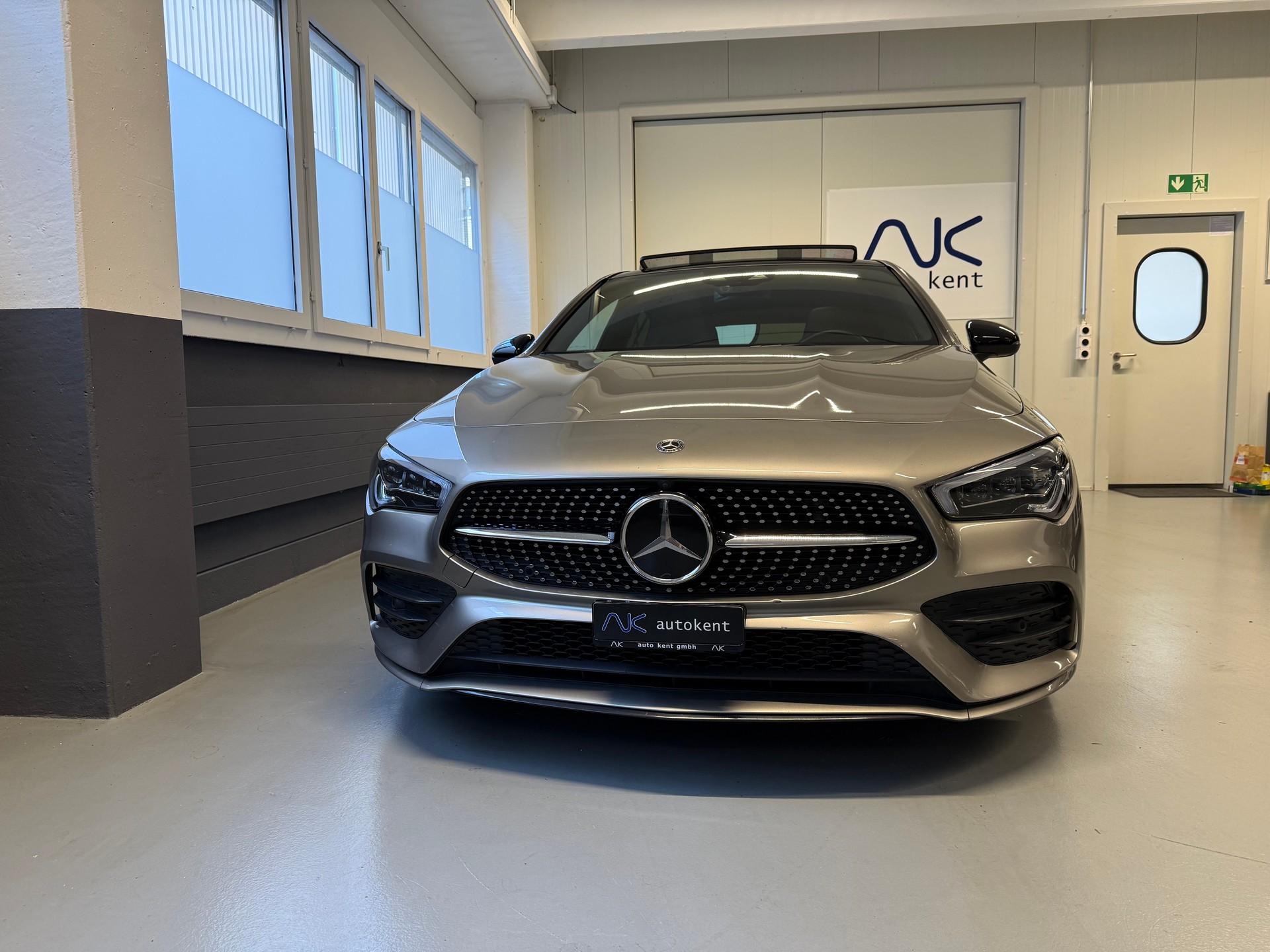 MERCEDES-BENZ CLA Shooting Brake 250 4Matic 7G-DCT AMG Line-image-1
