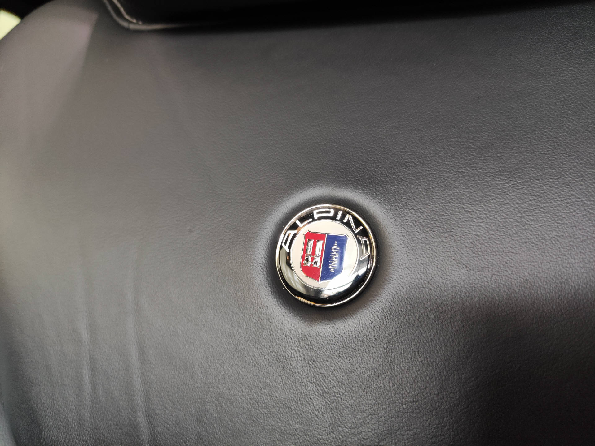 BMW-ALPINA B3 Touring 3.0 Biturbo 4x4-image-9