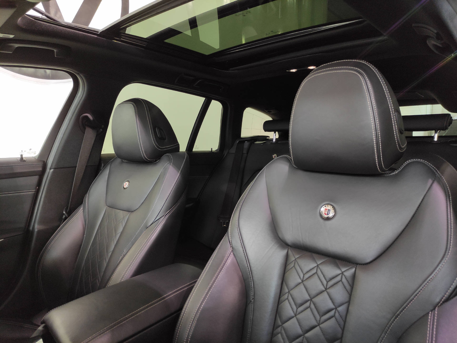BMW-ALPINA B3 Touring 3.0 Biturbo 4x4-image-8