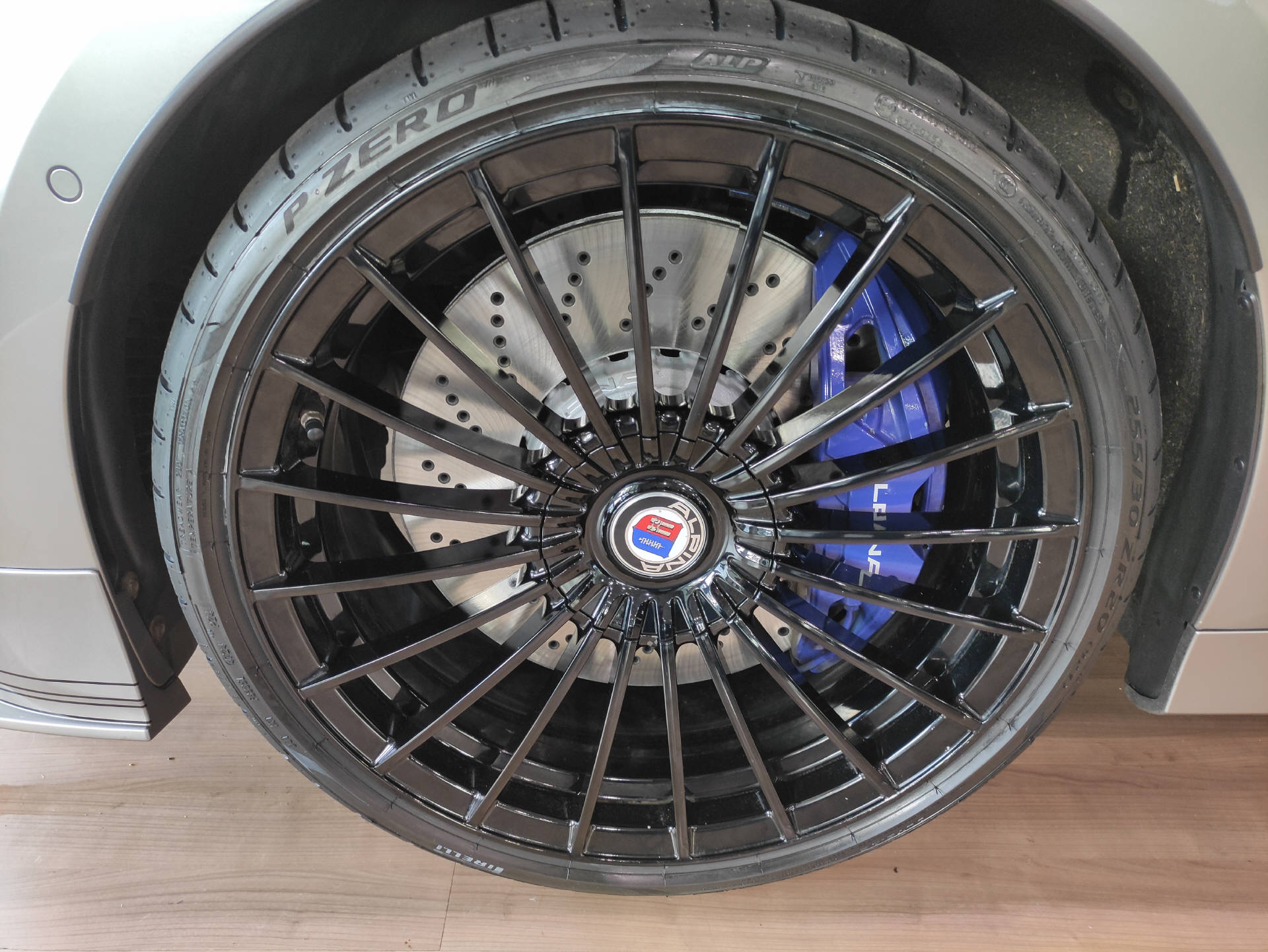 BMW-ALPINA B3 Touring 3.0 Biturbo 4x4-image-4