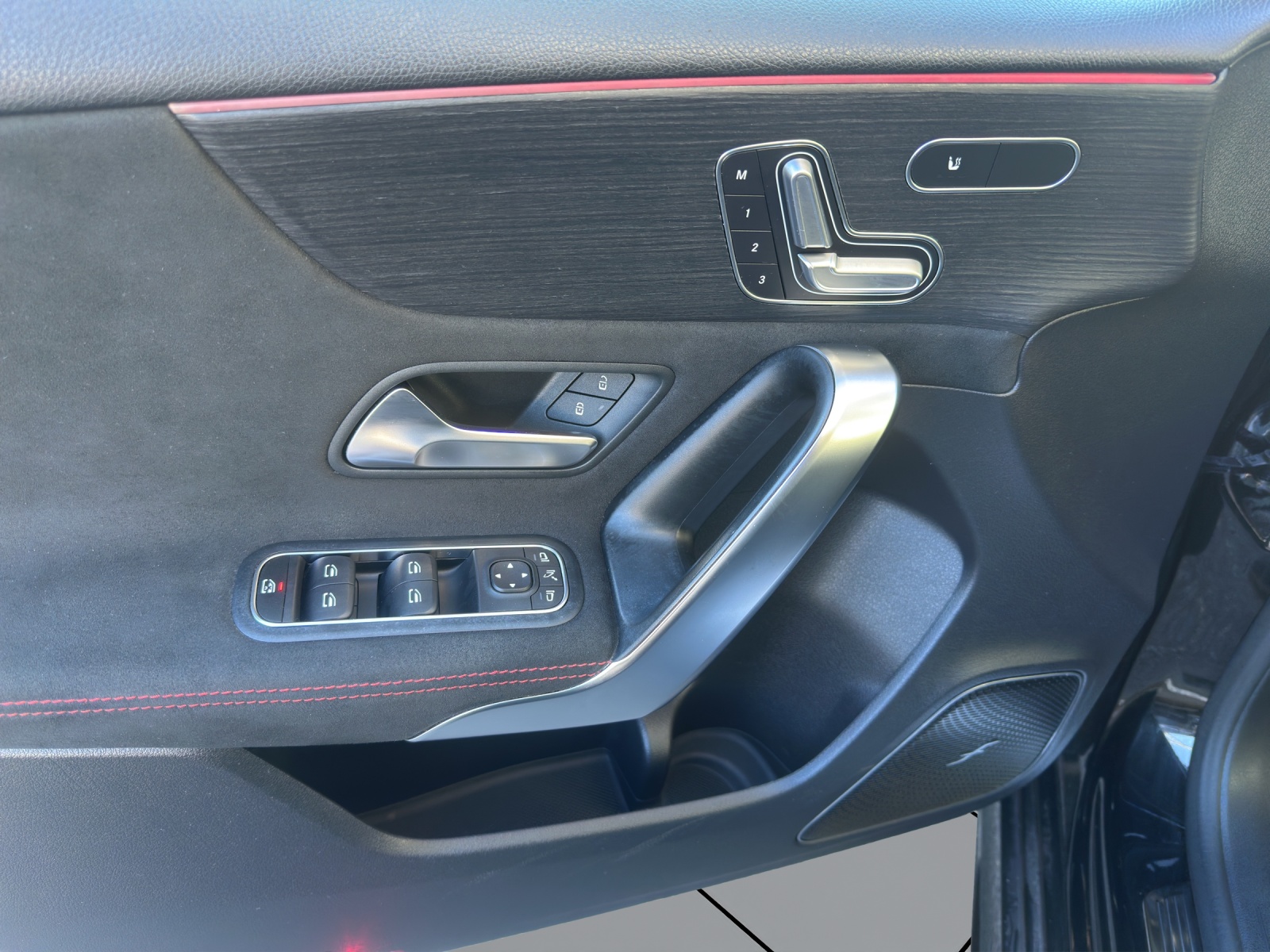 MERCEDES-BENZ A 35 AMG 4Matic-image-14