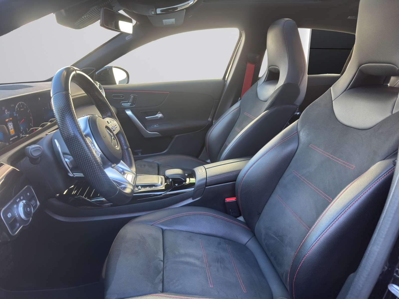 MERCEDES-BENZ A 35 AMG 4Matic-image-7